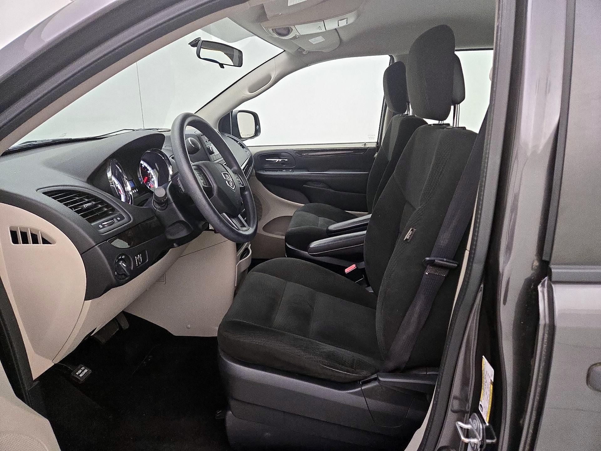 Thumbnail: 2015 Dodge Grand Caravan - 11