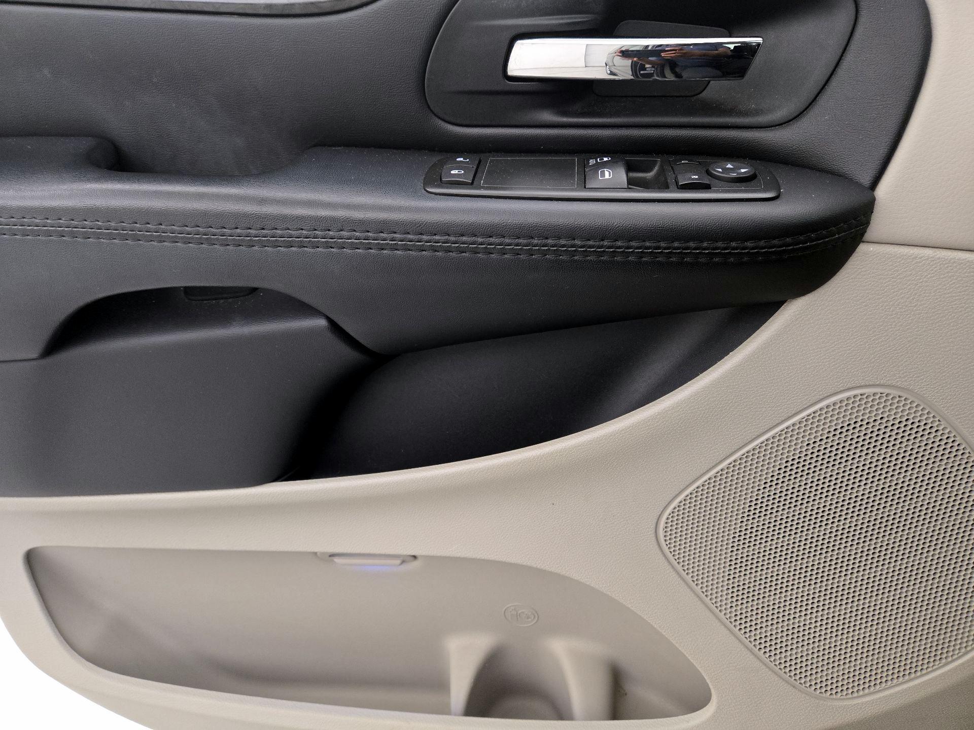 Thumbnail: 2015 Dodge Grand Caravan - 12