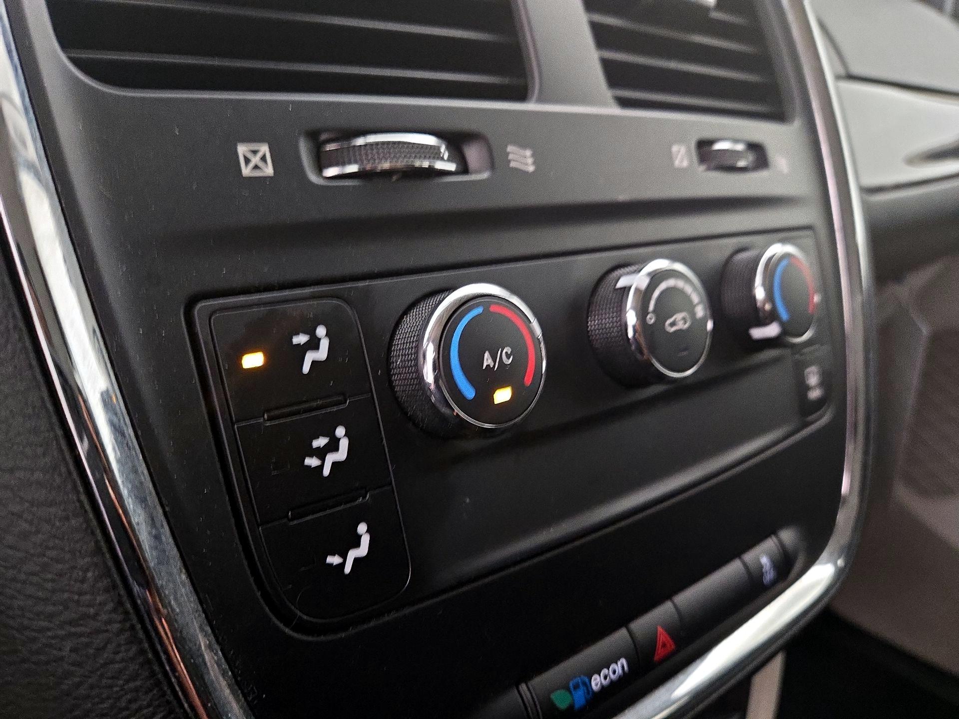 Thumbnail: 2015 Dodge Grand Caravan - 15