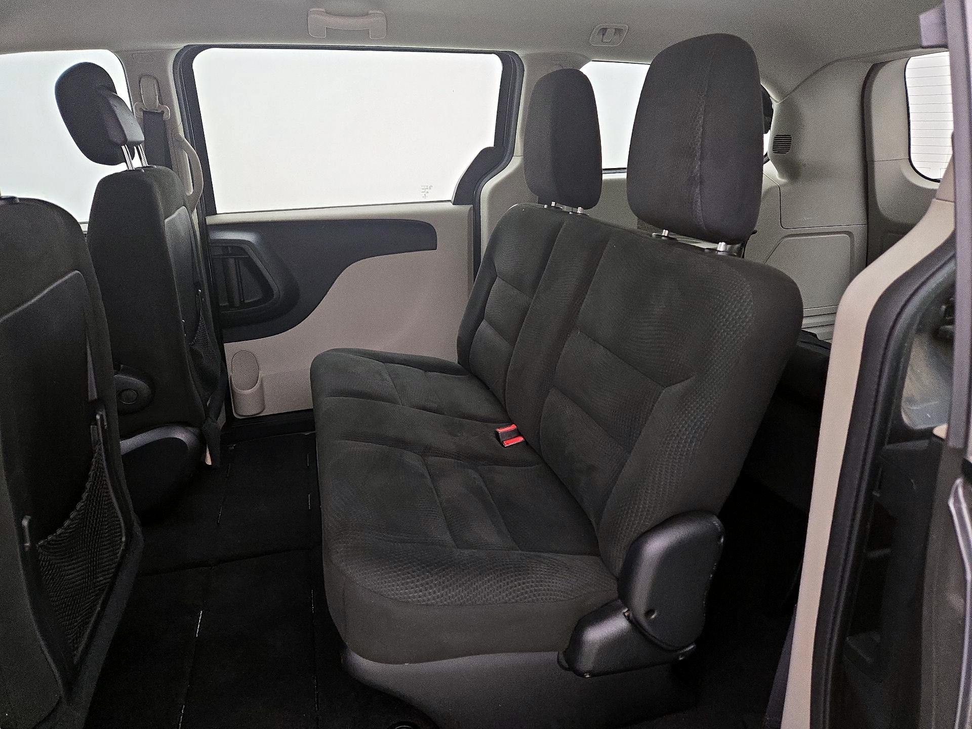Thumbnail: 2015 Dodge Grand Caravan - 18