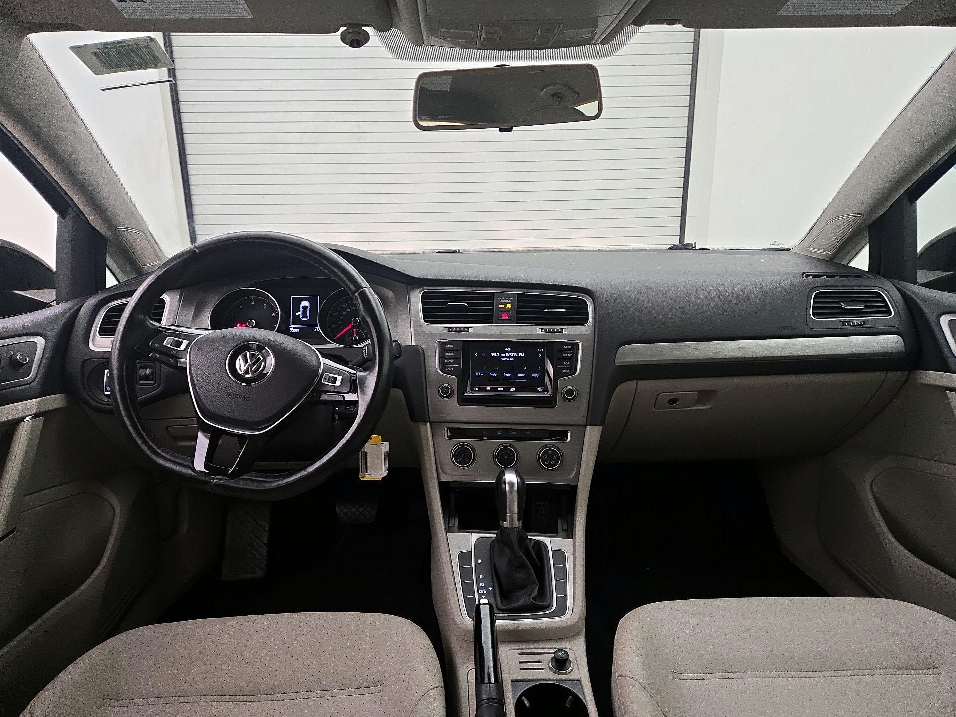 Thumbnail: 2015 Volkswagen Golf - 9