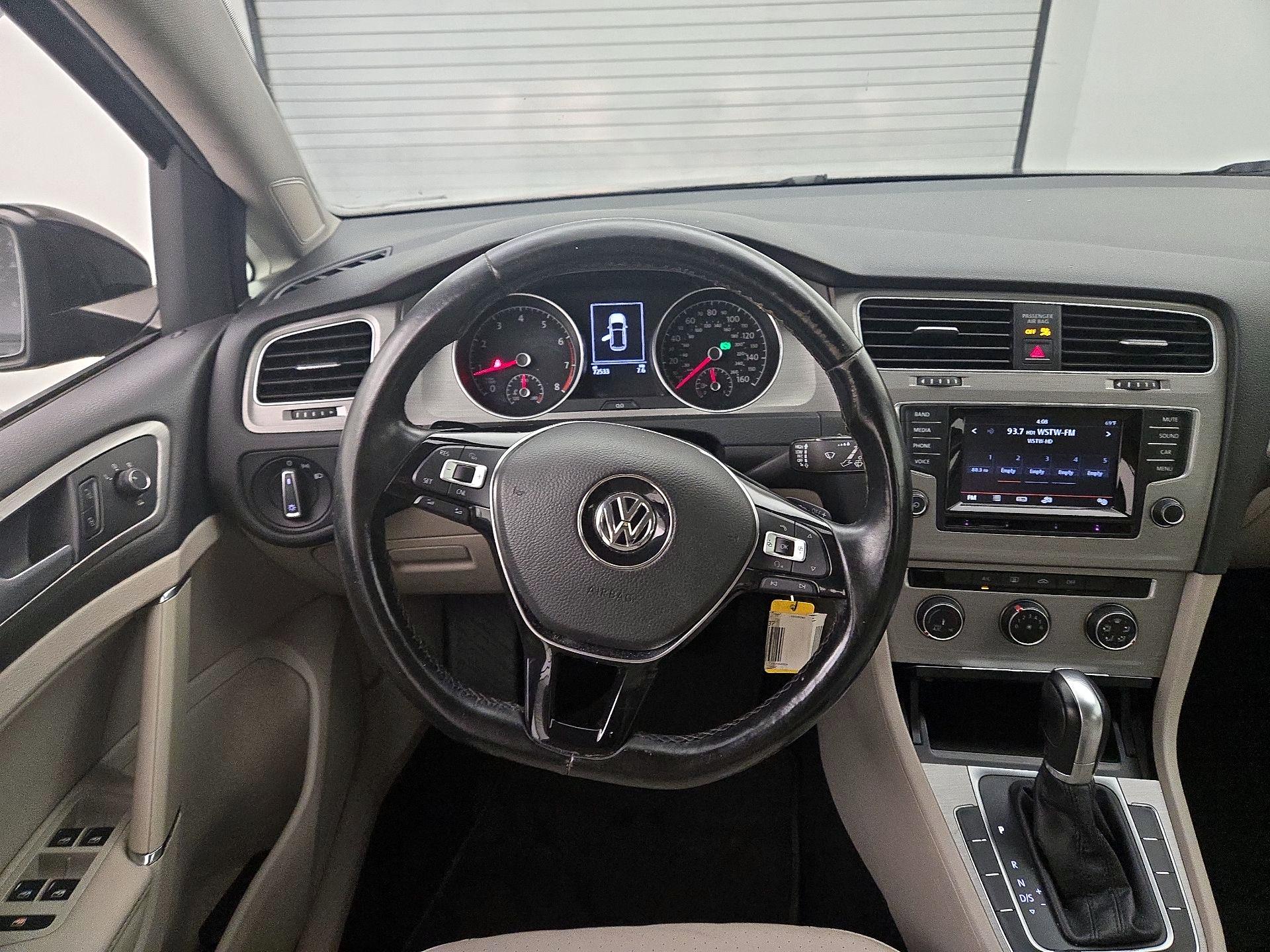 Thumbnail: 2015 Volkswagen Golf - 10