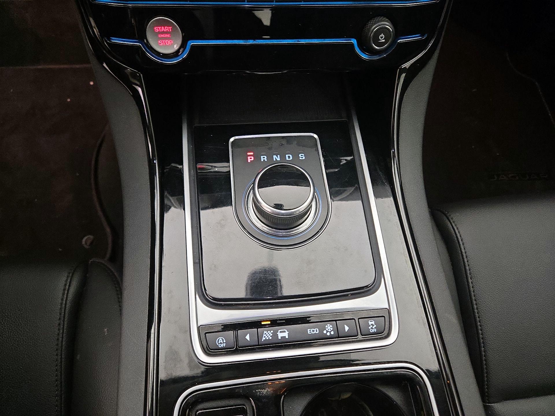 Thumbnail: 2018 Jaguar XE - 17