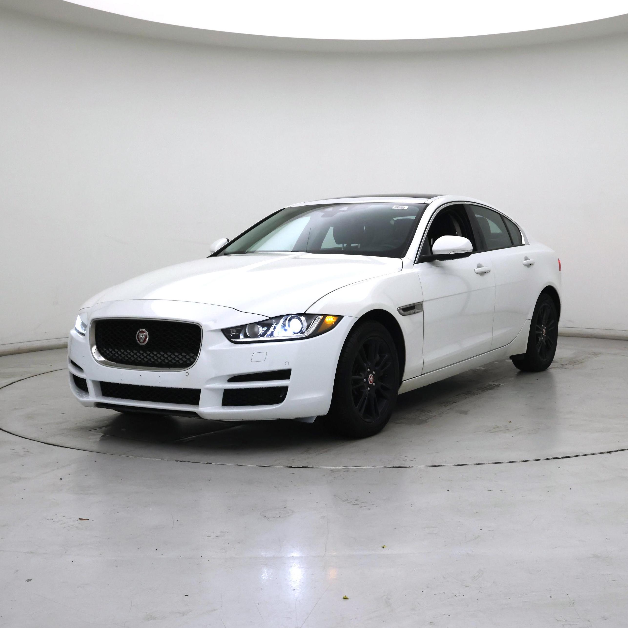 Thumbnail: 2018 Jaguar XE - 4