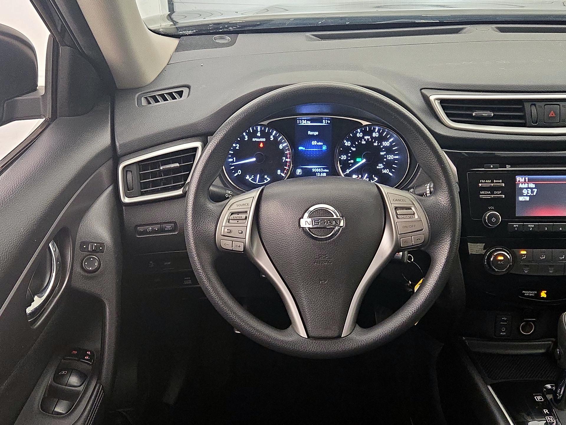 Thumbnail: 2016 Nissan Rogue - 10
