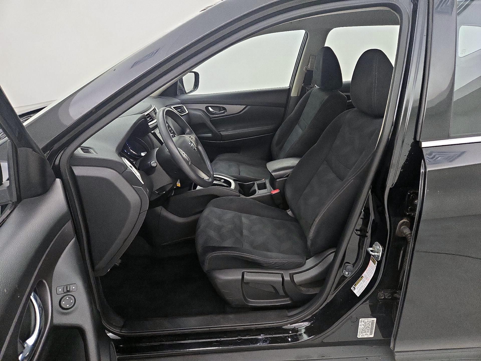 Thumbnail: 2016 Nissan Rogue - 11