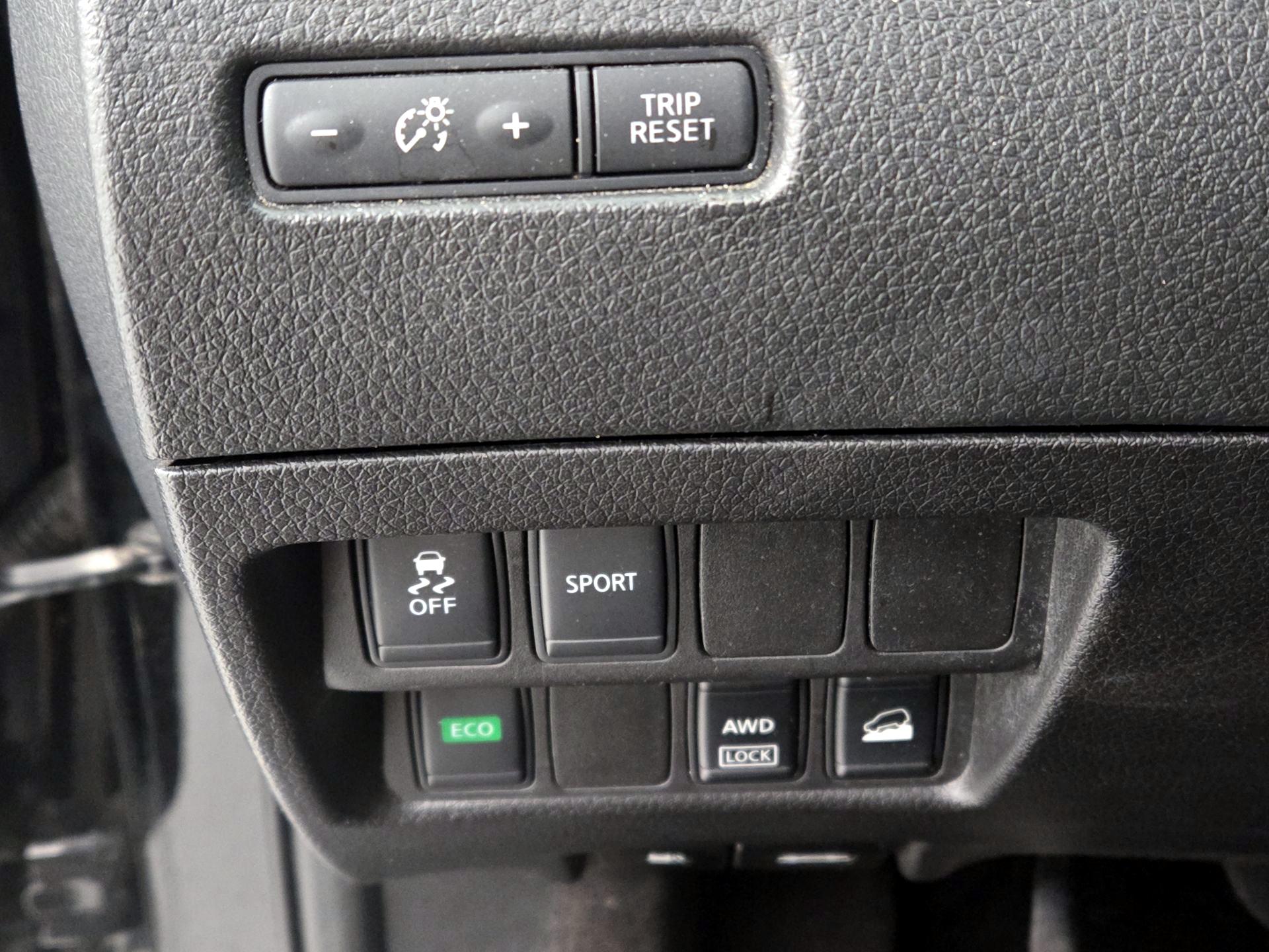 Thumbnail: 2016 Nissan Rogue - 13