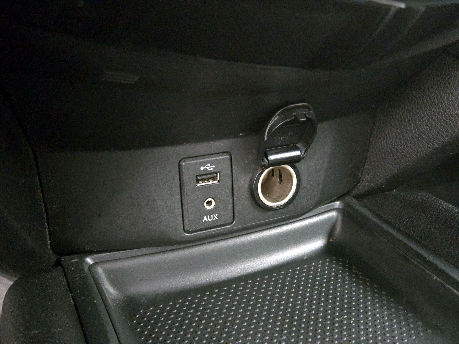 Thumbnail: 2016 Nissan Rogue - 18