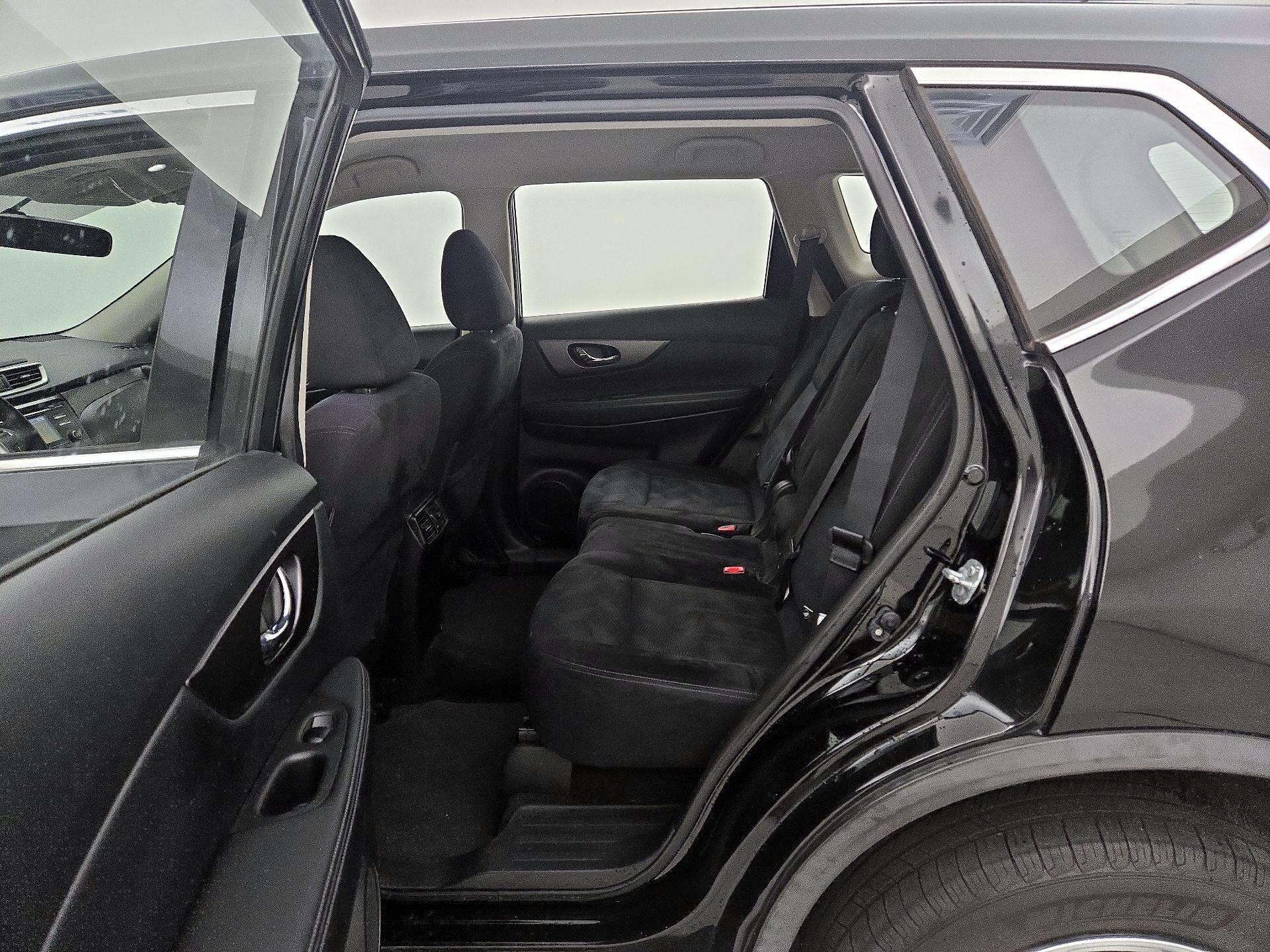 Thumbnail: 2016 Nissan Rogue - 19