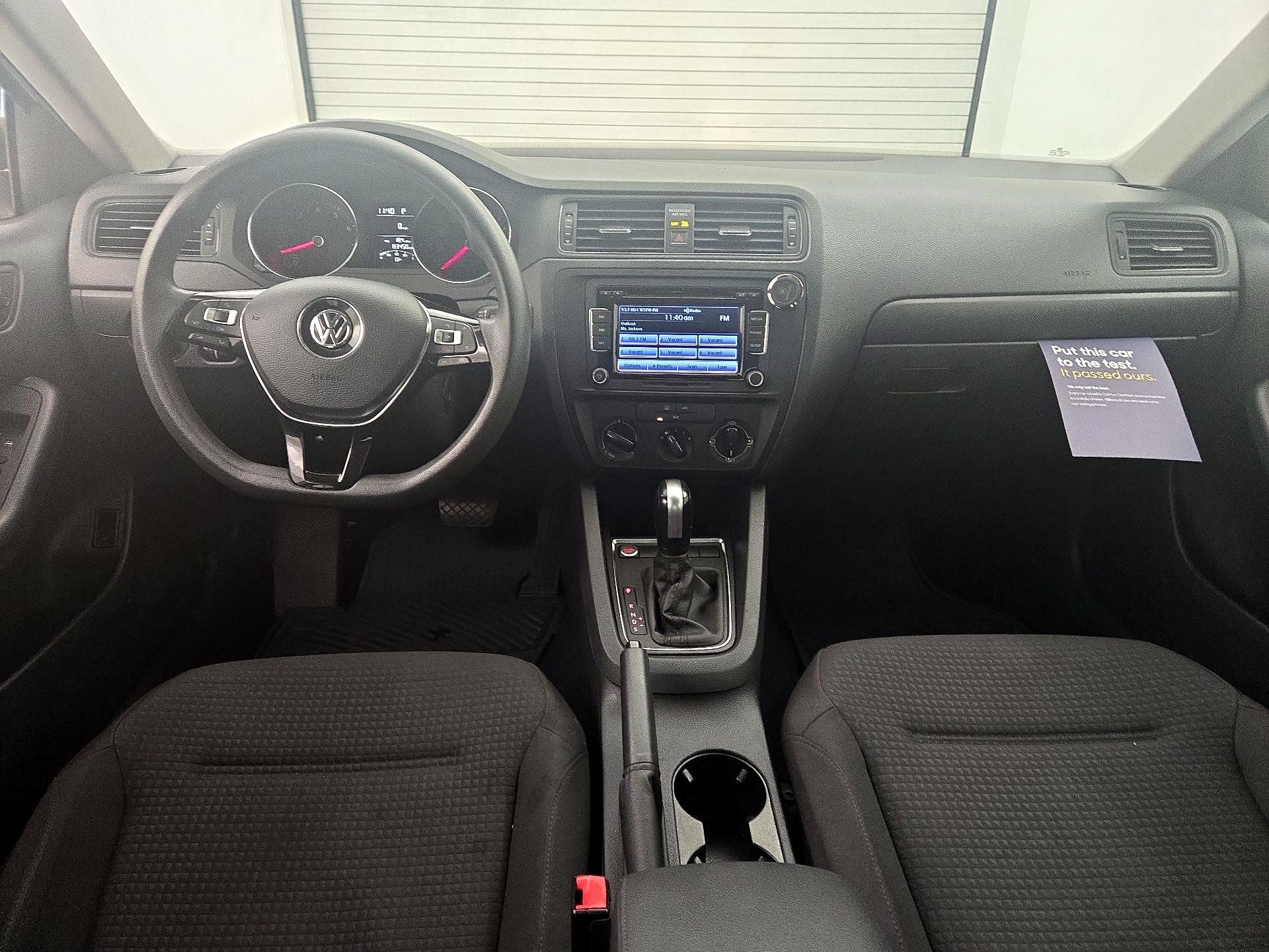 Thumbnail: 2015 Volkswagen Jetta - 9