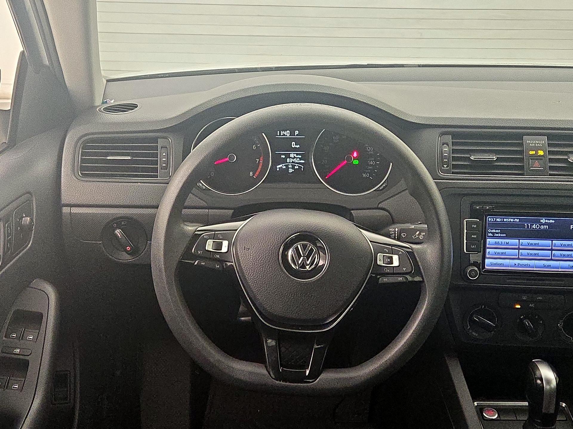 Thumbnail: 2015 Volkswagen Jetta - 10