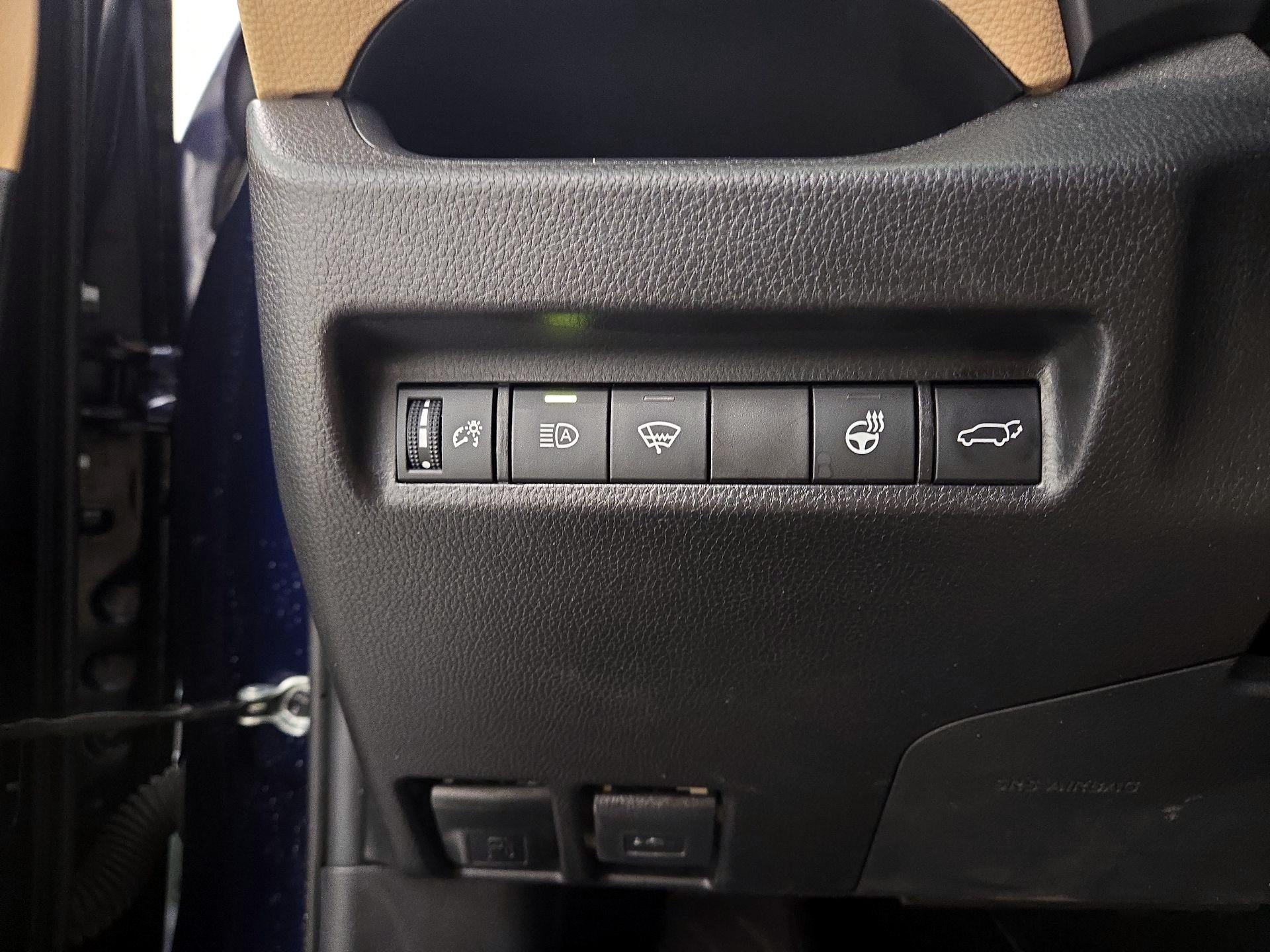 Thumbnail: 2021 Toyota RAV4 - 13