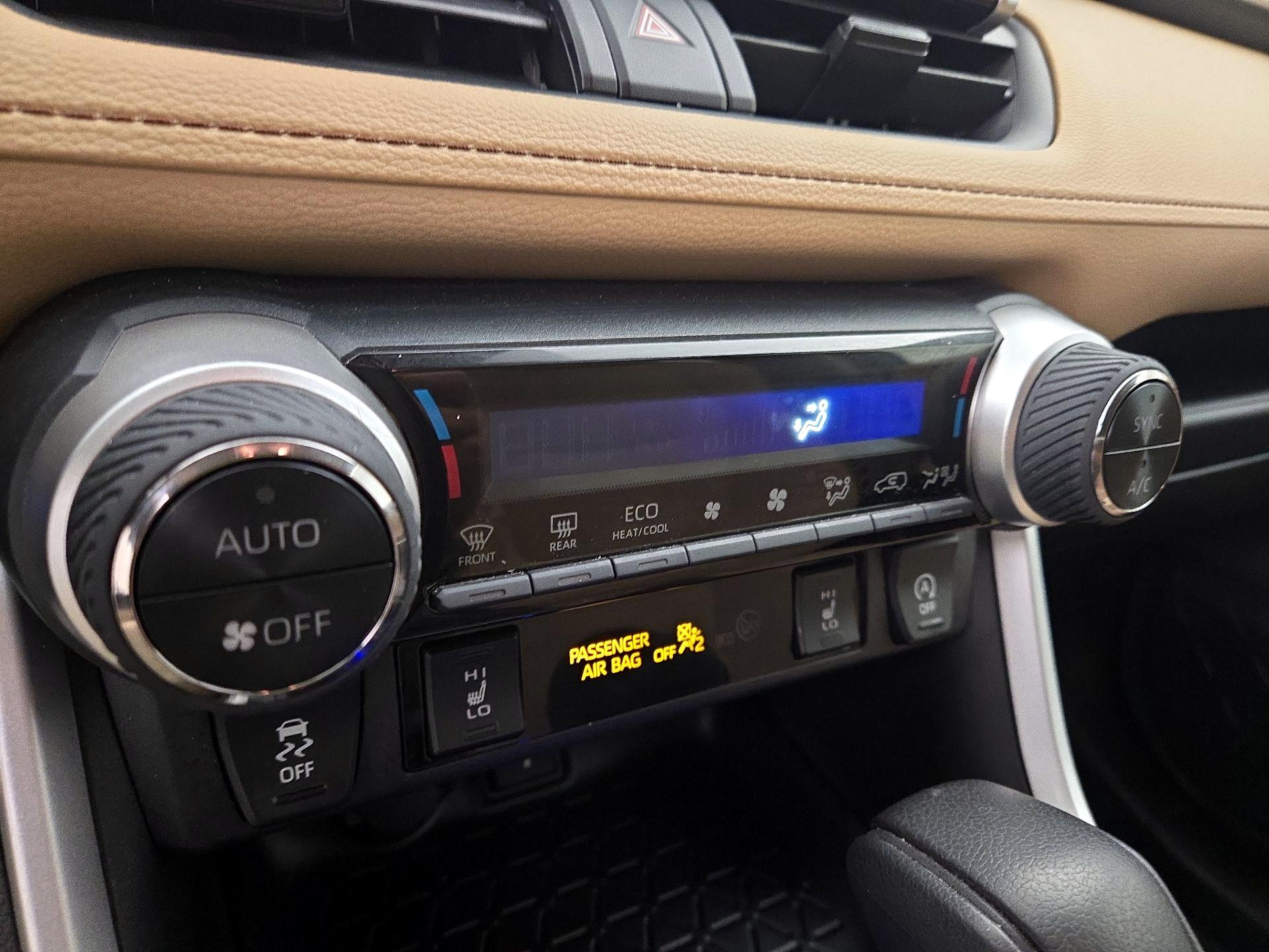 Thumbnail: 2021 Toyota RAV4 - 16