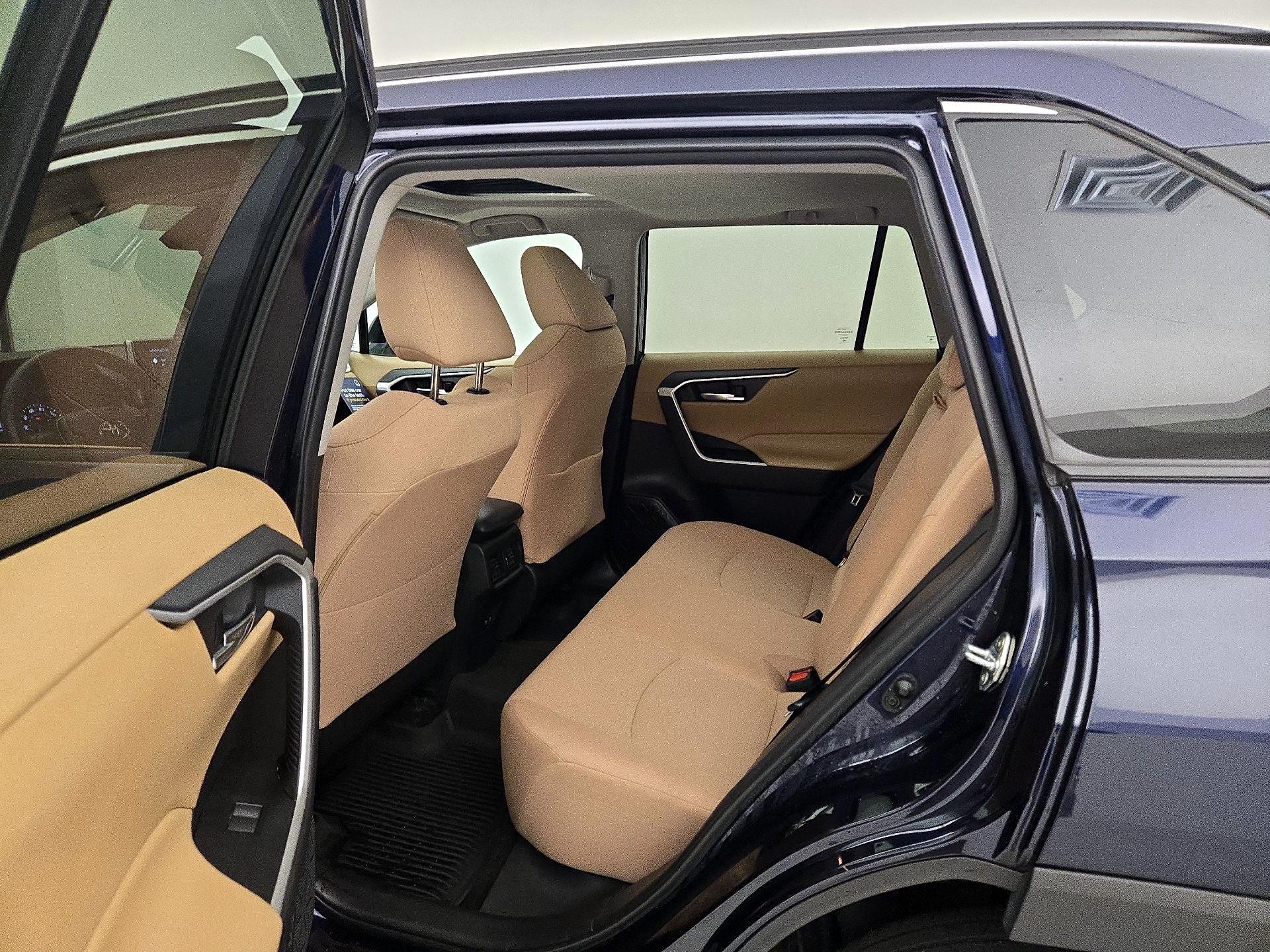Thumbnail: 2021 Toyota RAV4 - 20