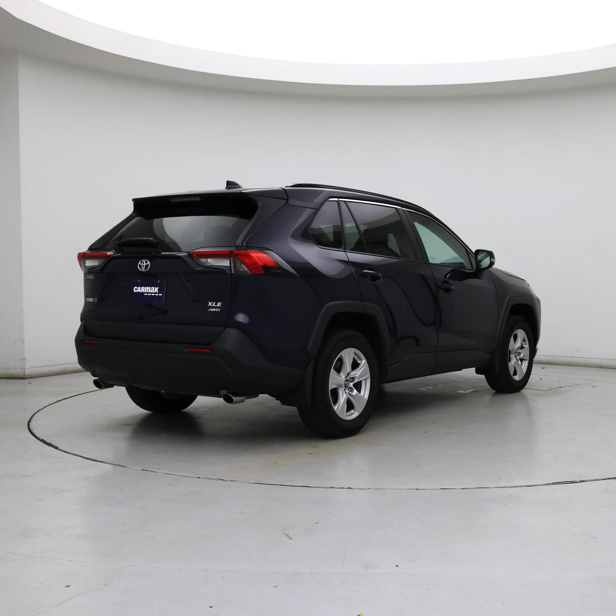 Thumbnail: 2021 Toyota RAV4 - 8