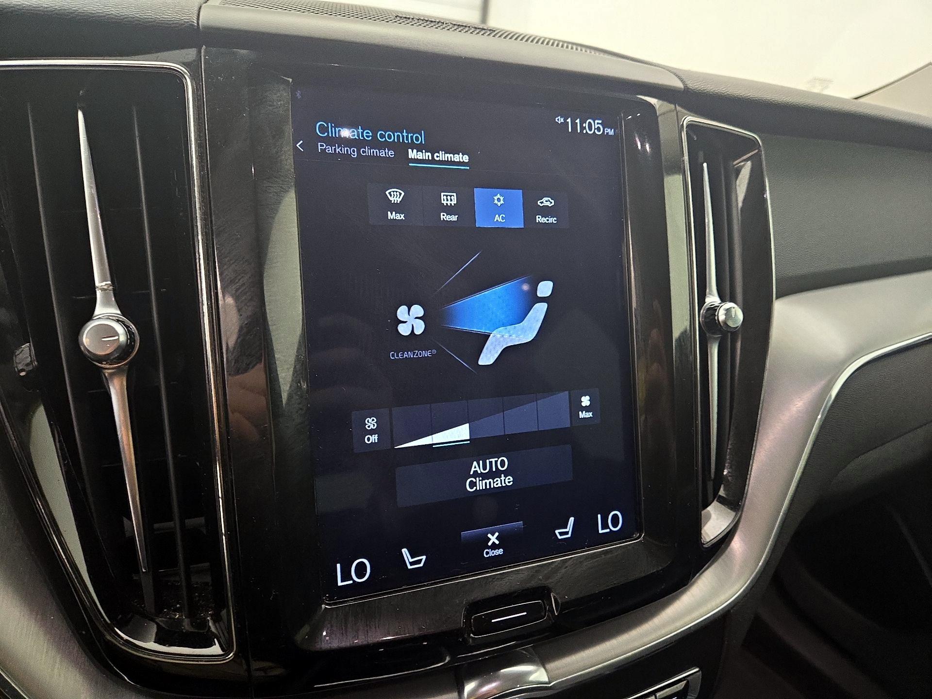 Thumbnail: 2019 Volvo XC60 - 17