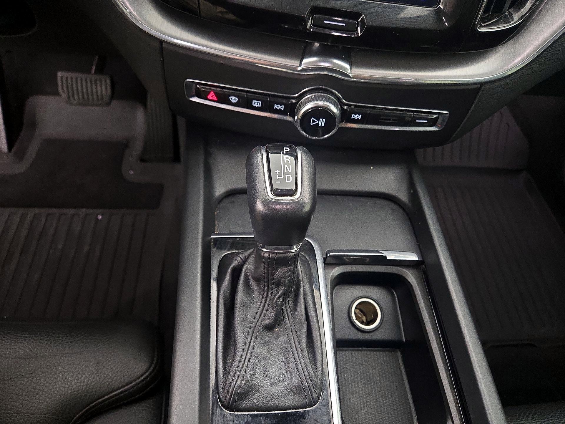 Thumbnail: 2019 Volvo XC60 - 18