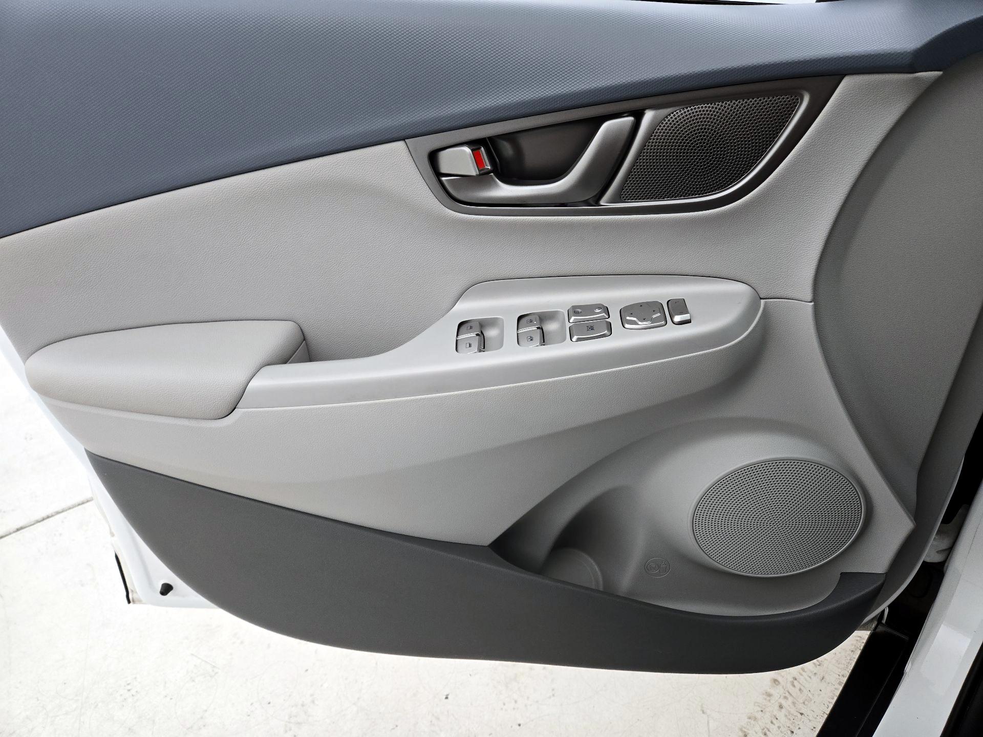 Thumbnail: 2021 Hyundai Kona - 12