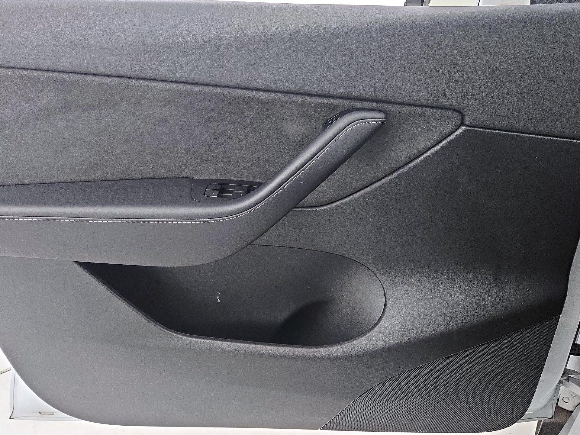 Thumbnail: 2022 Tesla Model Y - 12