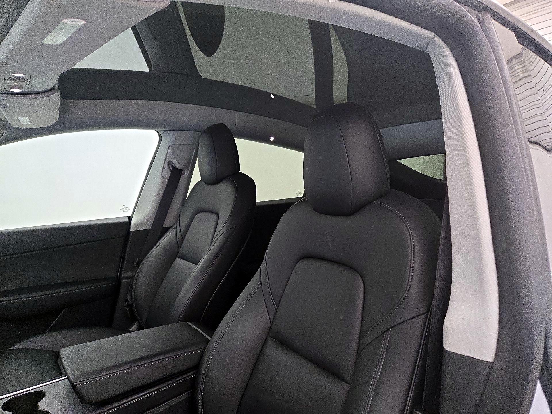 Thumbnail: 2022 Tesla Model Y - 18