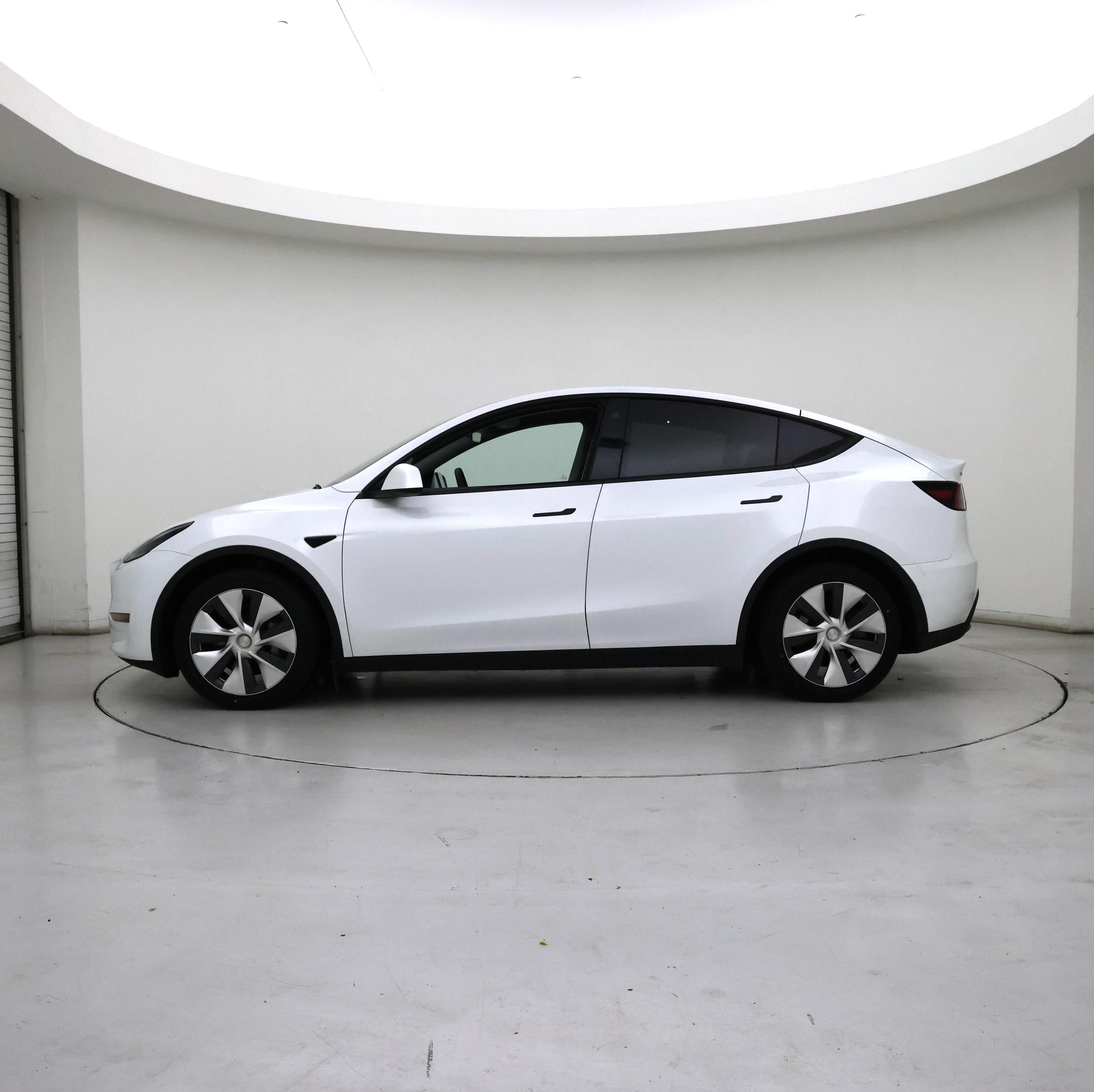 Thumbnail: 2022 Tesla Model Y - 3