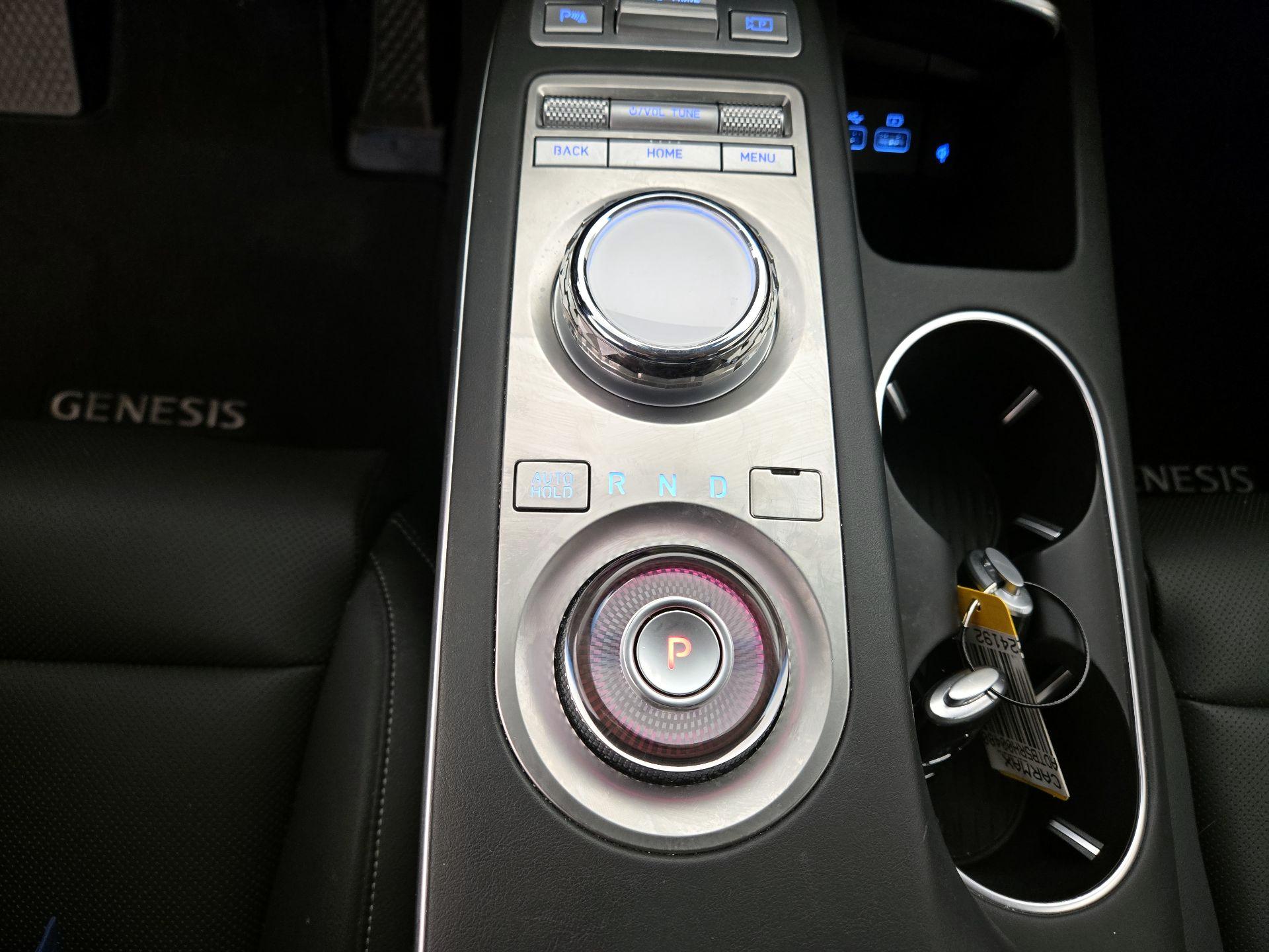 Thumbnail: 2024 Genesis GV70 - 18