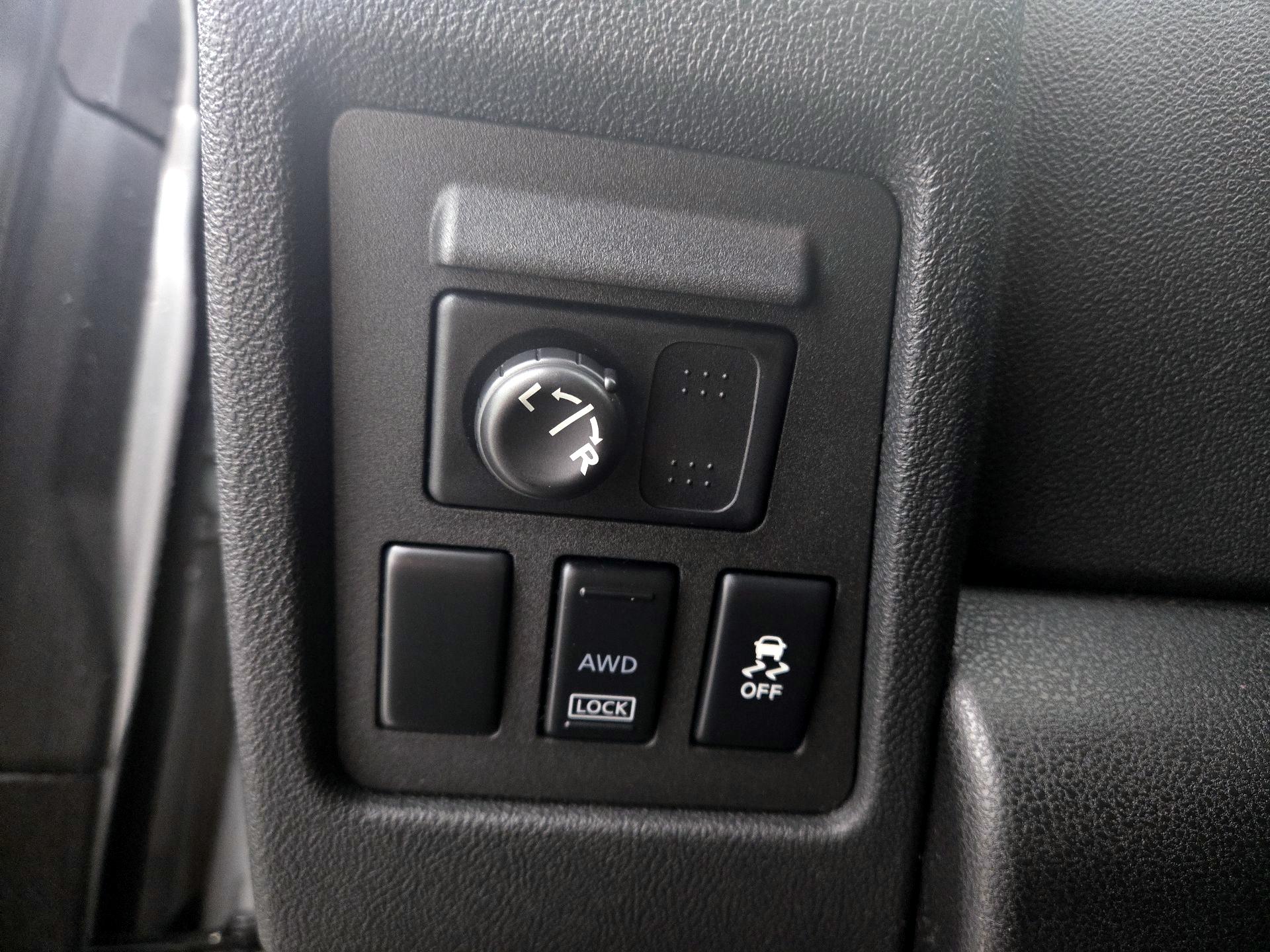 Thumbnail: 2015 Nissan Rogue - 13