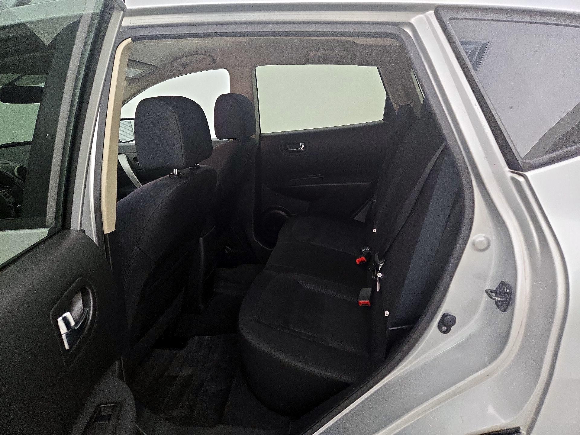 Thumbnail: 2015 Nissan Rogue - 19