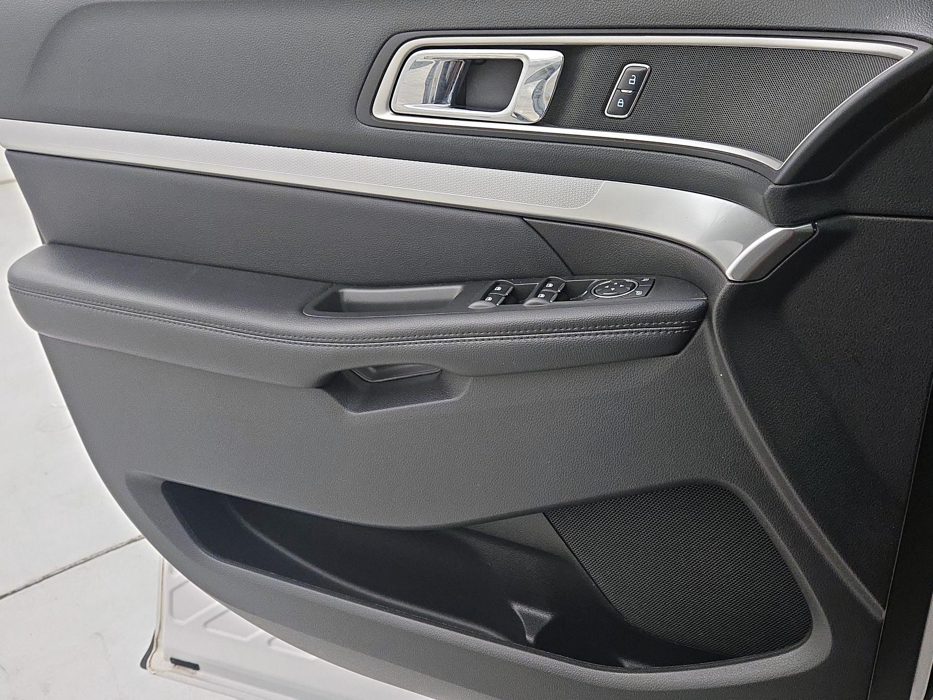 Thumbnail: 2017 Ford Explorer - 12
