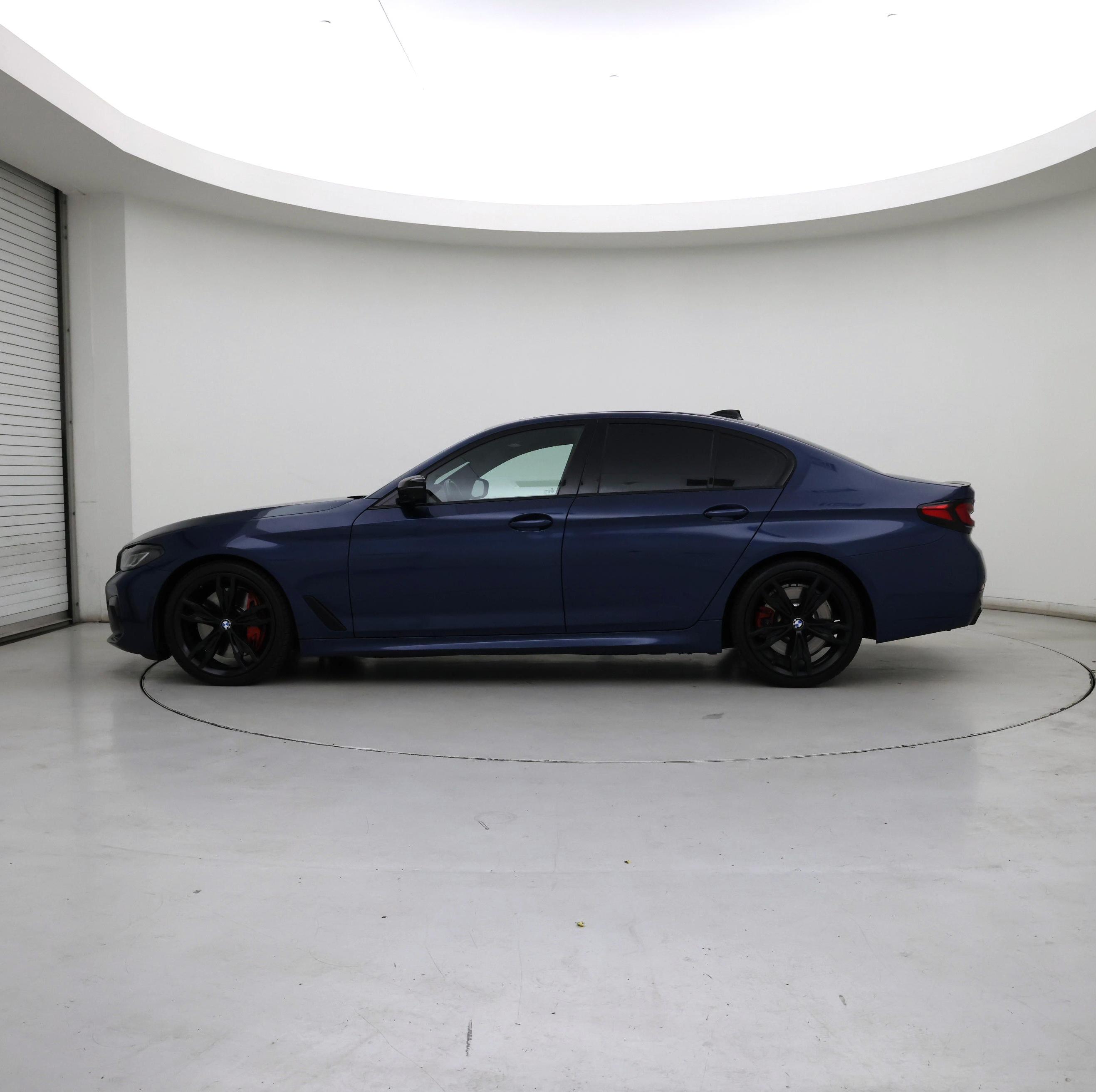Thumbnail: 2021 BMW 5 Series - 3
