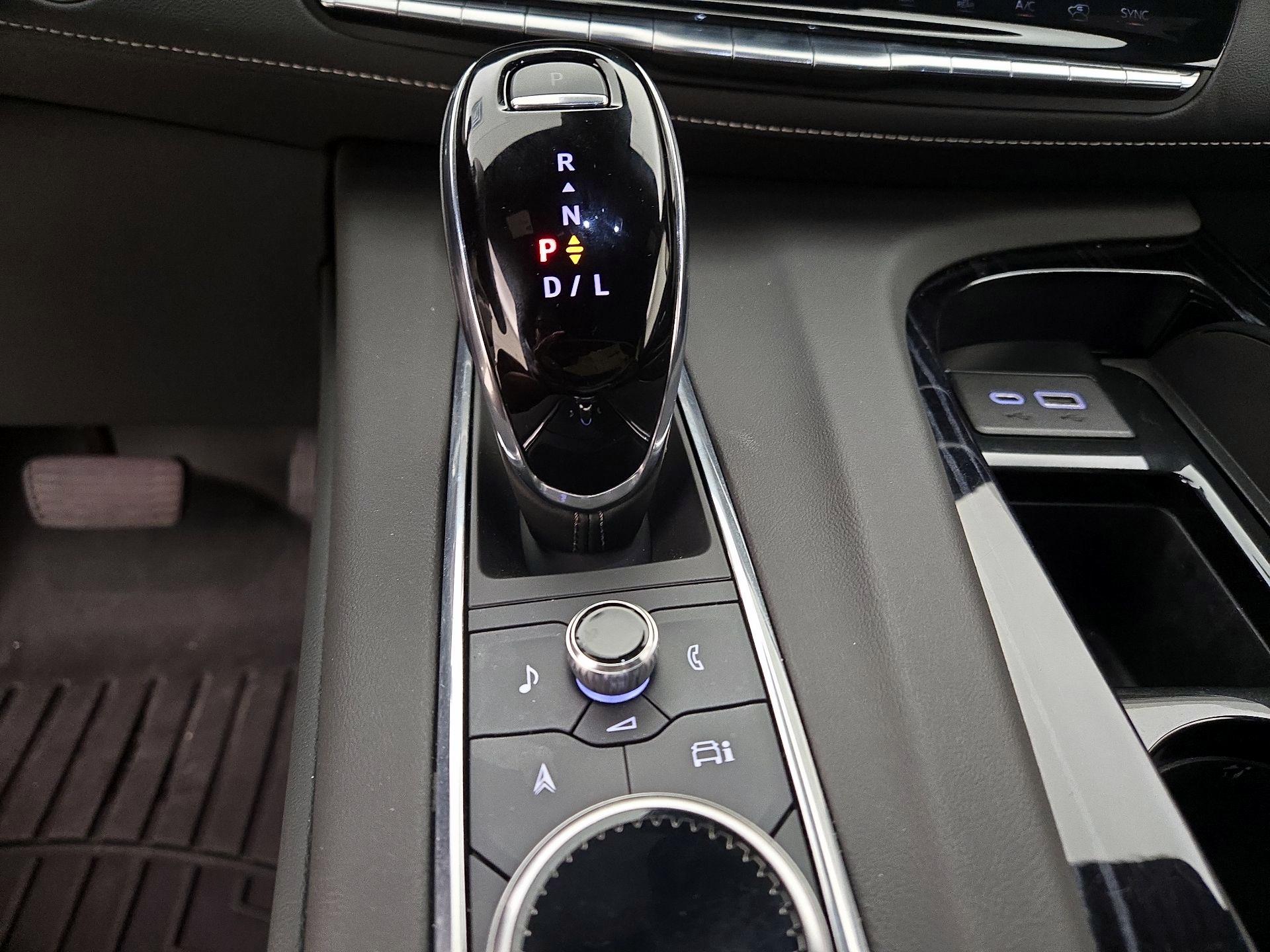 Thumbnail: 2022 Cadillac Escalade - 17