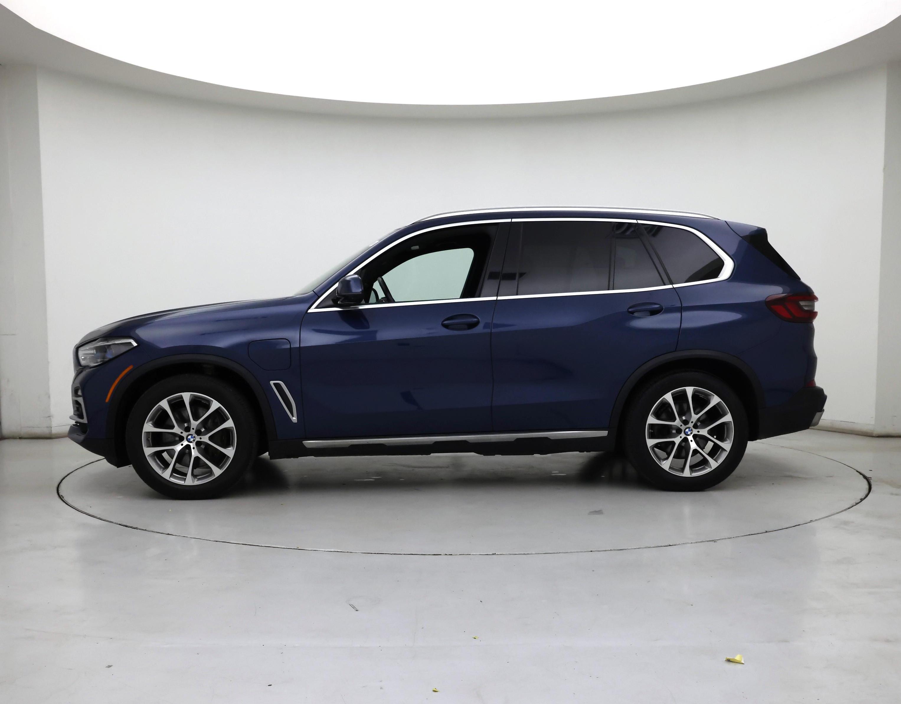 Thumbnail: 2021 BMW X5 - 3