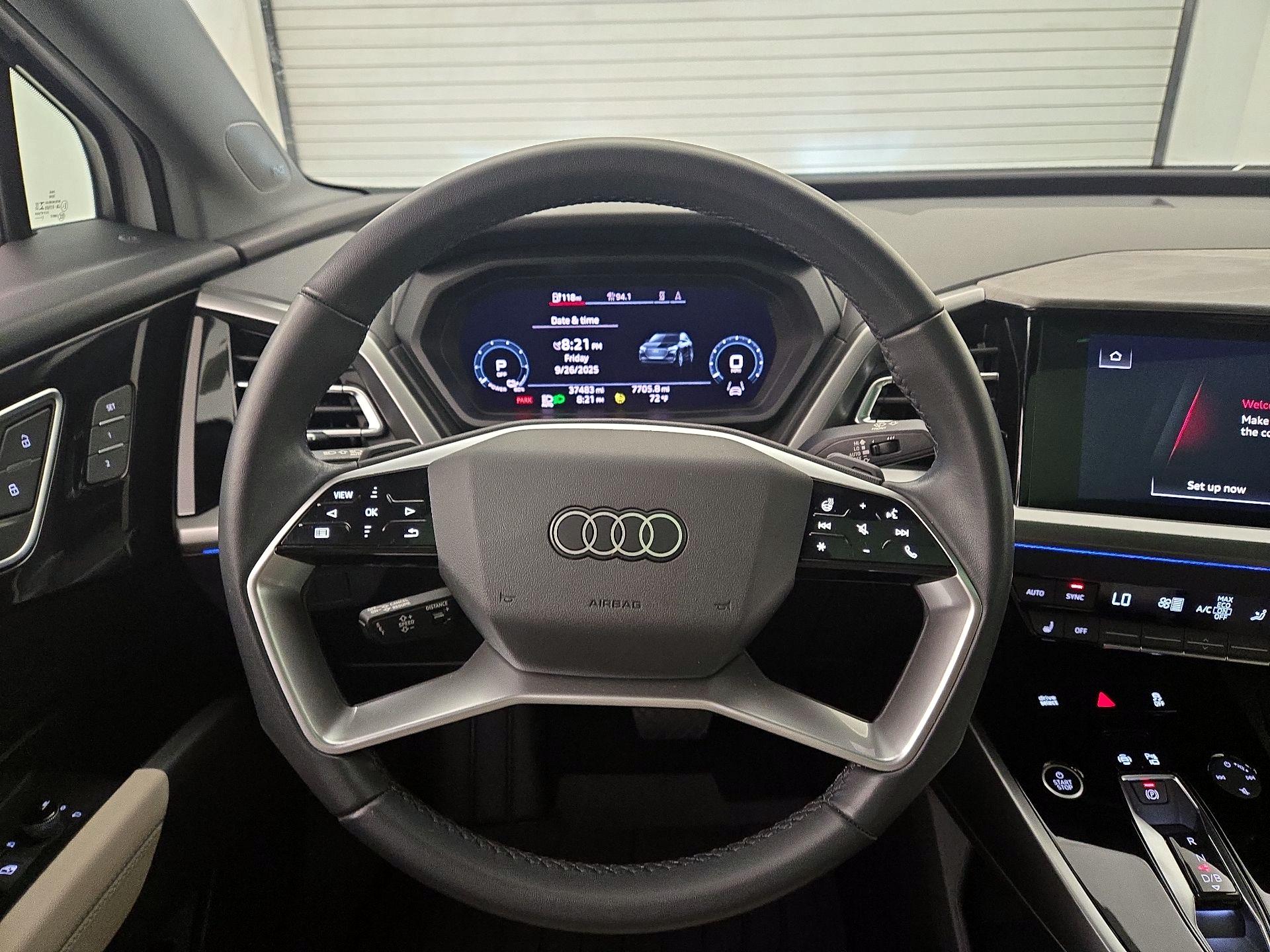 Thumbnail: 2022 Audi Q4 e-tron - 10