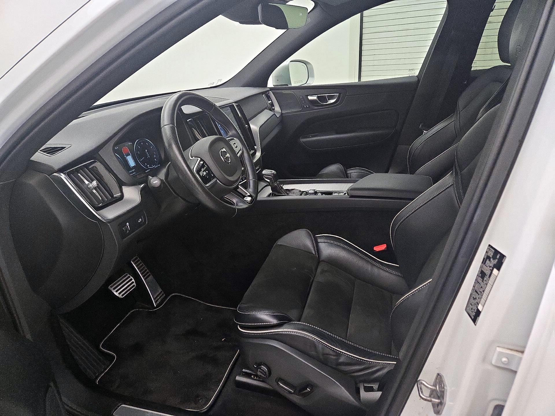 Thumbnail: 2019 Volvo XC60 - 11
