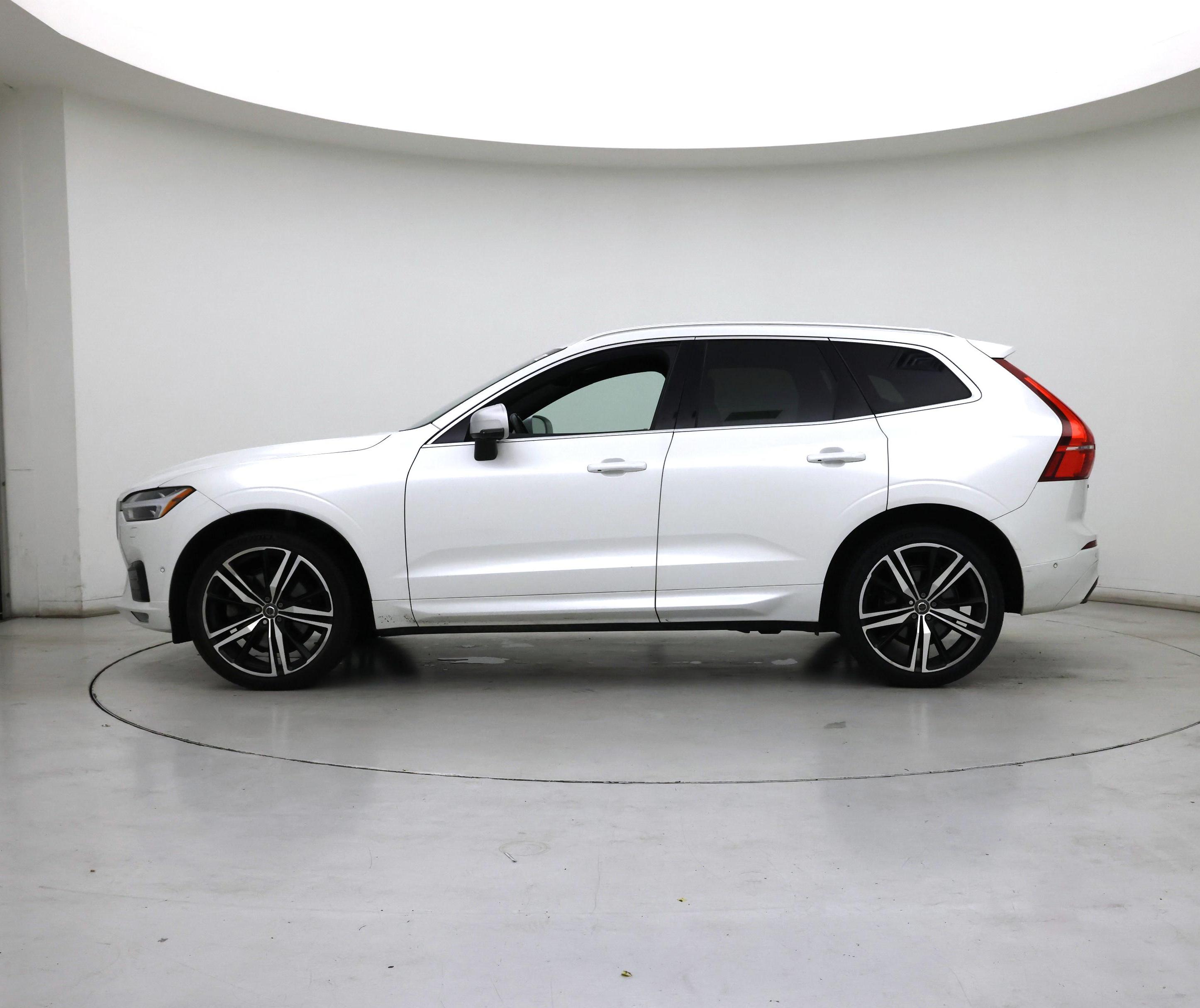 Thumbnail: 2019 Volvo XC60 - 3