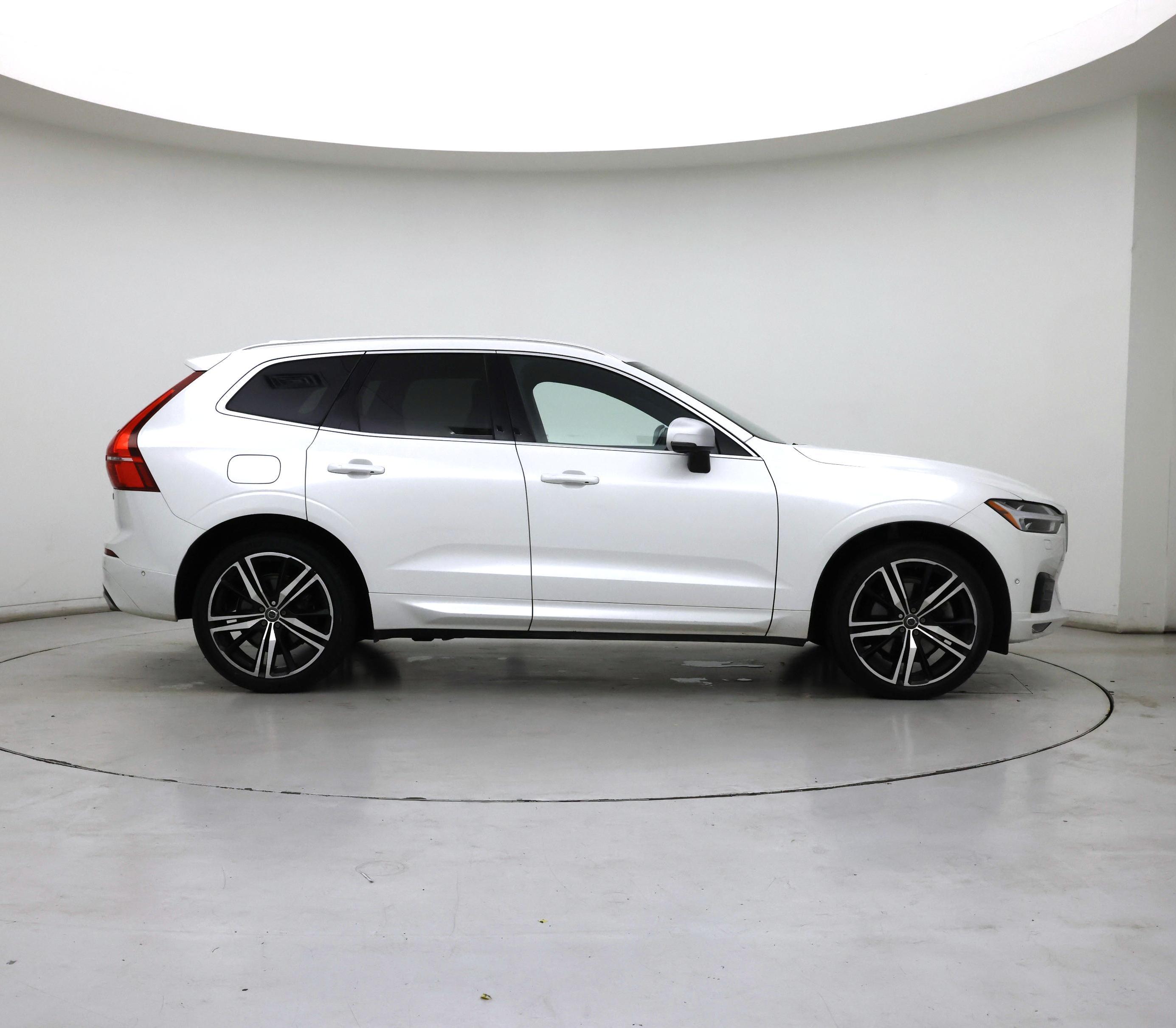 Thumbnail: 2019 Volvo XC60 - 7