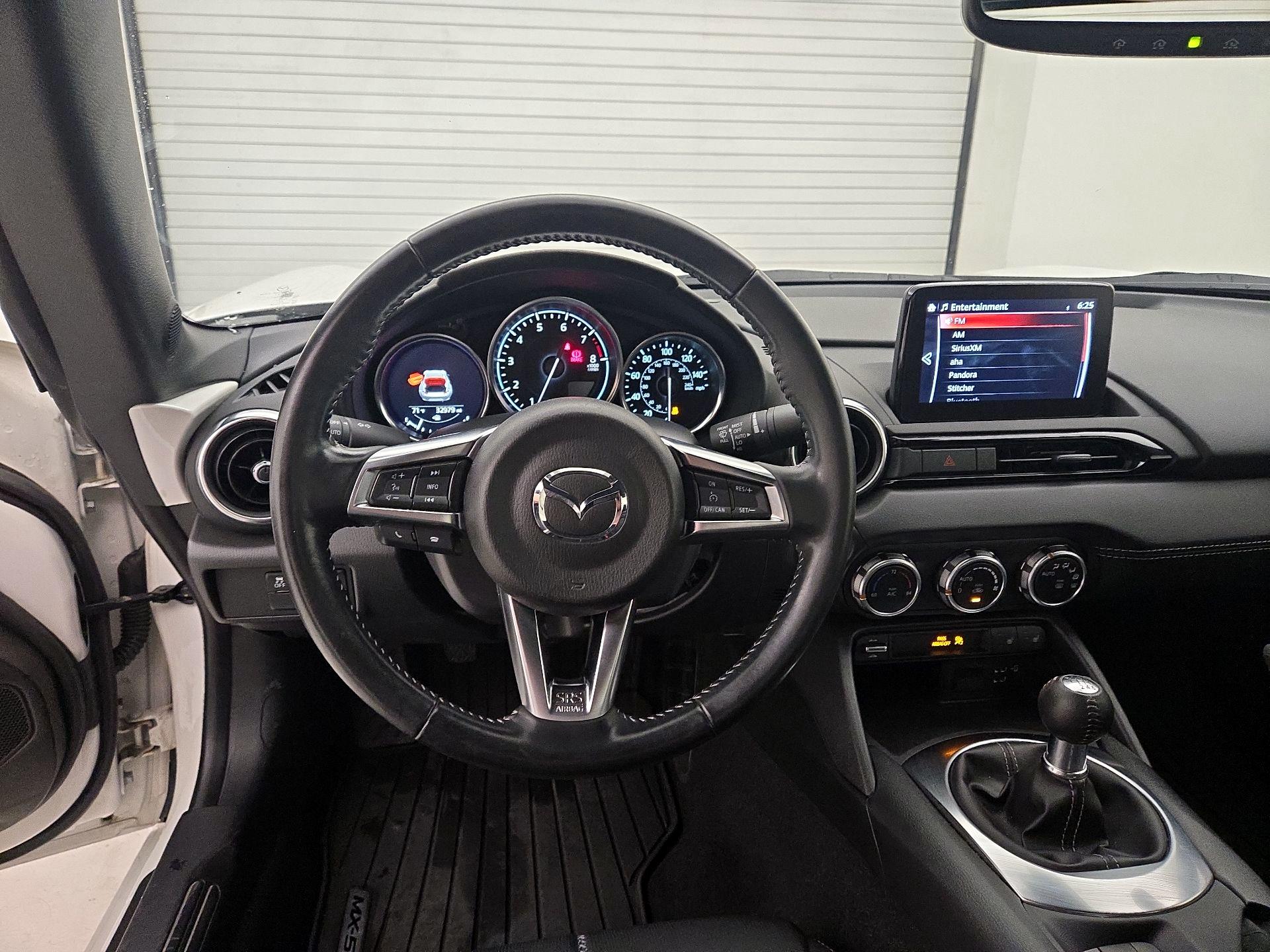 Thumbnail: 2021 Mazda MX-5 Miata - 10