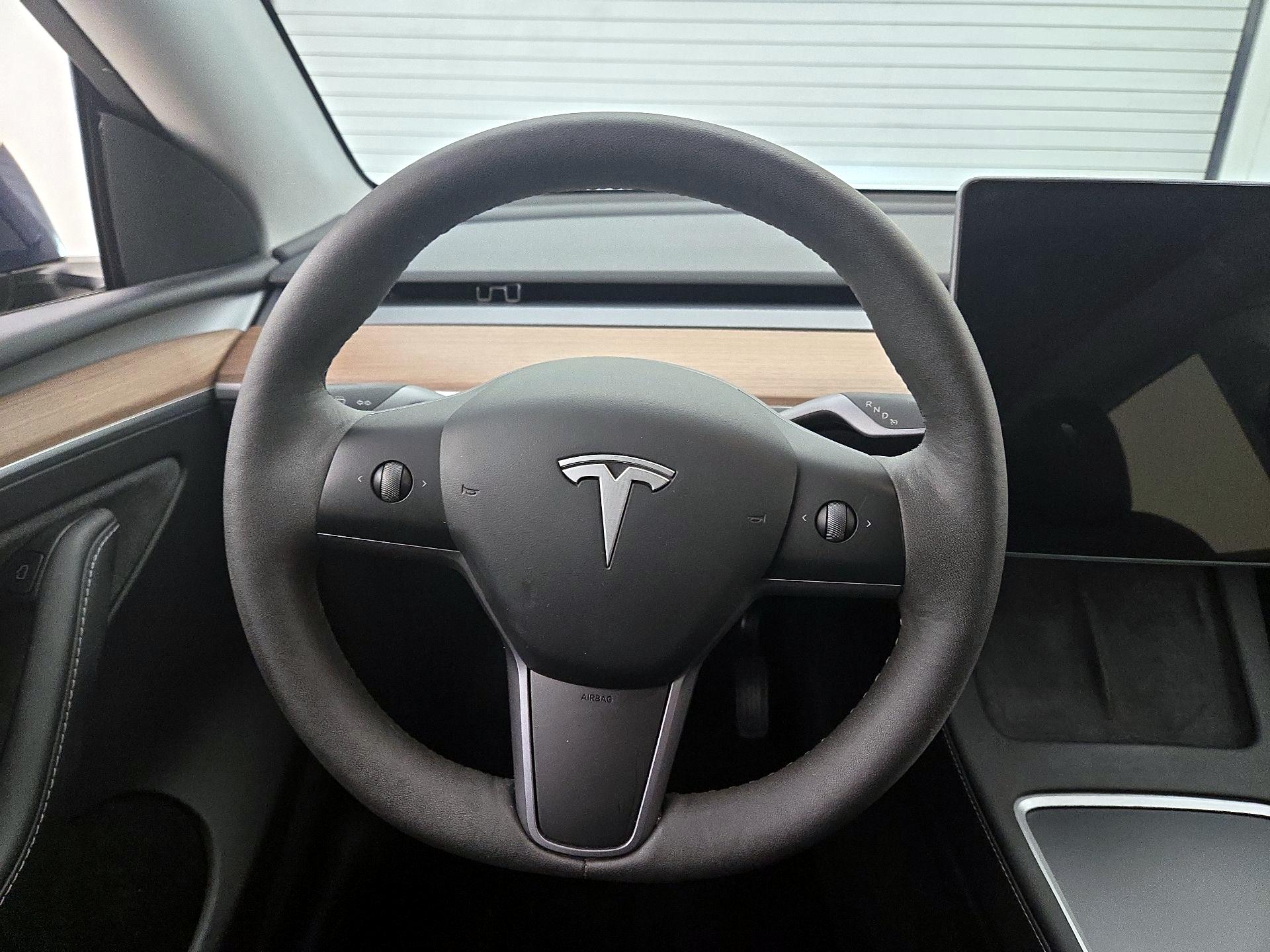 Thumbnail: 2023 Tesla Model Y - 10