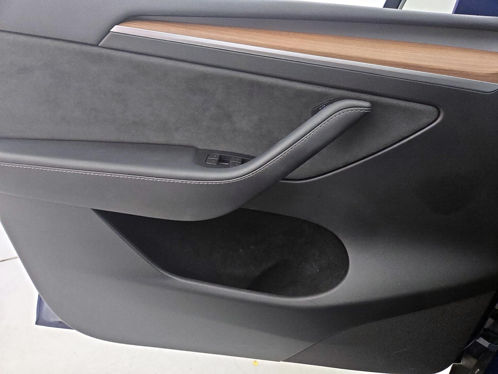 Thumbnail: 2023 Tesla Model Y - 12