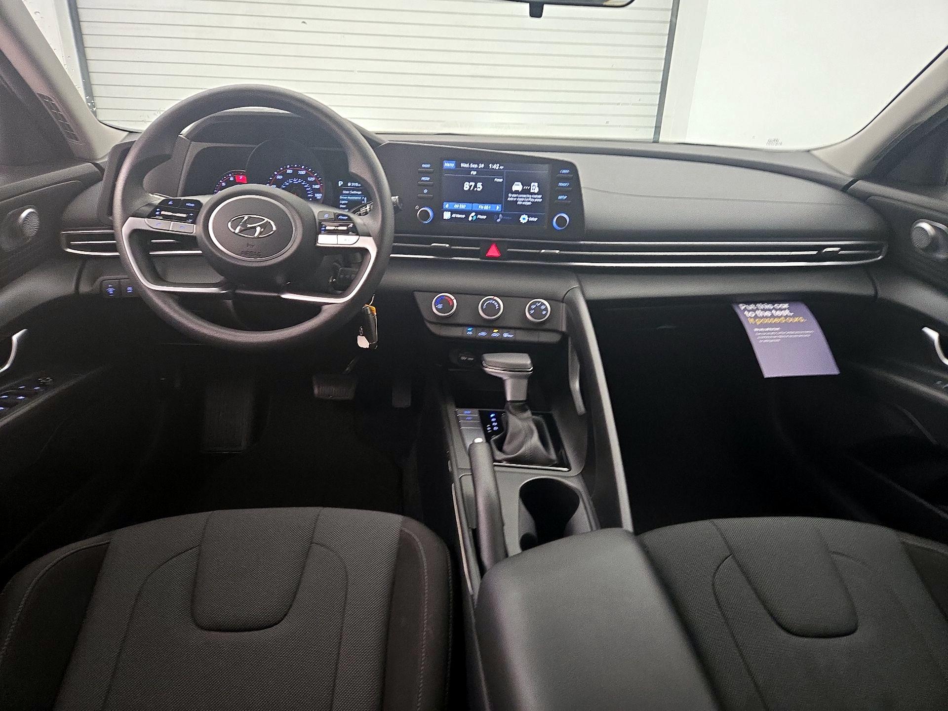 Thumbnail: 2022 Hyundai Elantra - 9