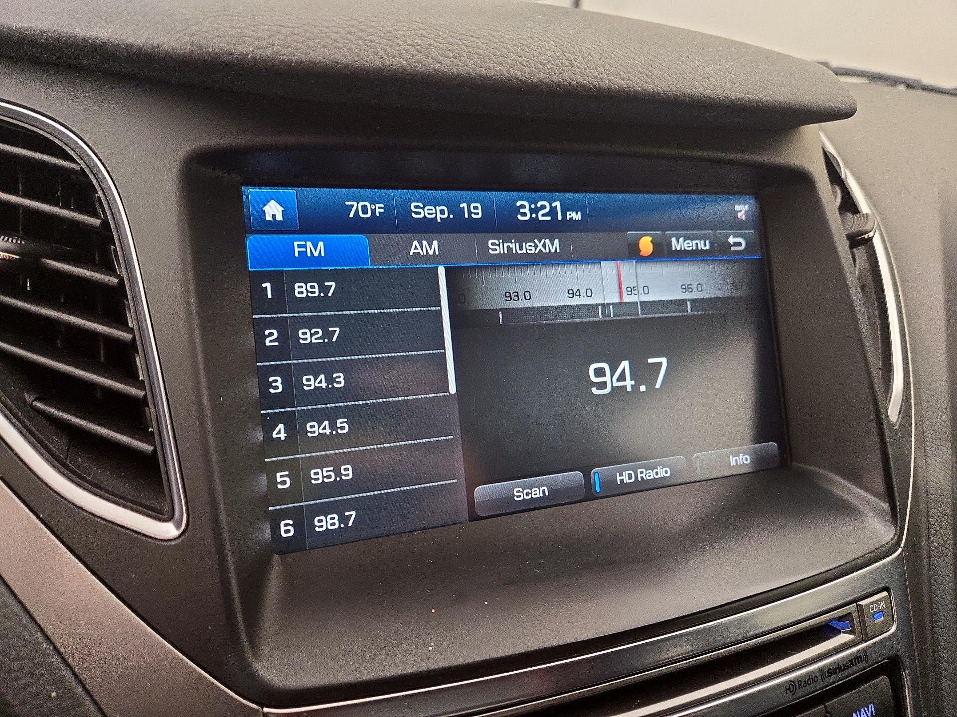 Thumbnail: 2016 Hyundai Azera - 16