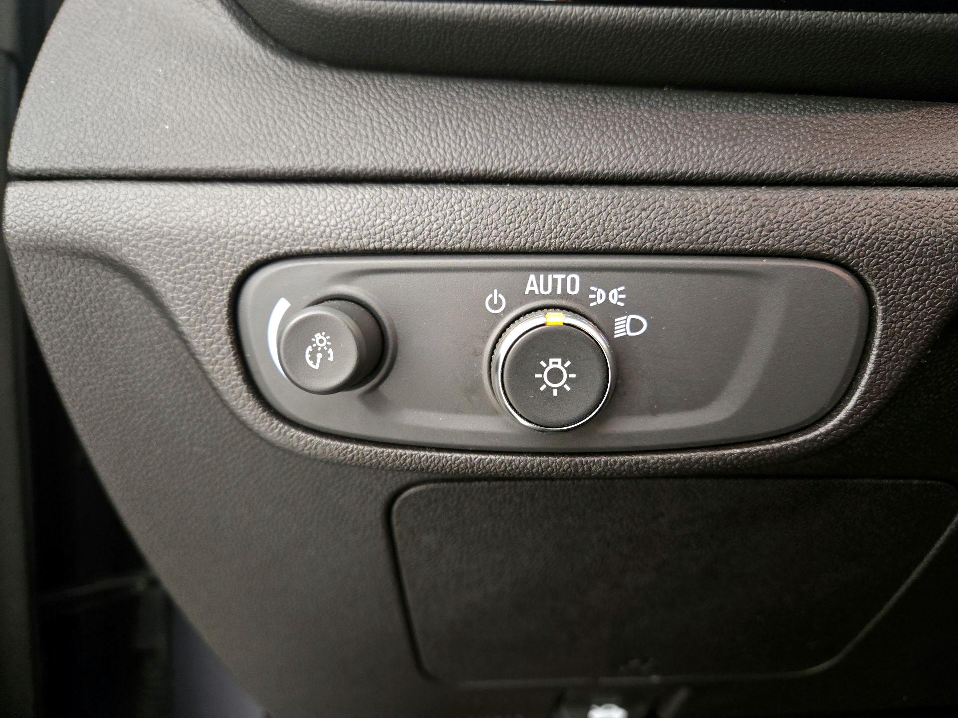 Thumbnail: 2023 Chevrolet Bolt EUV - 13
