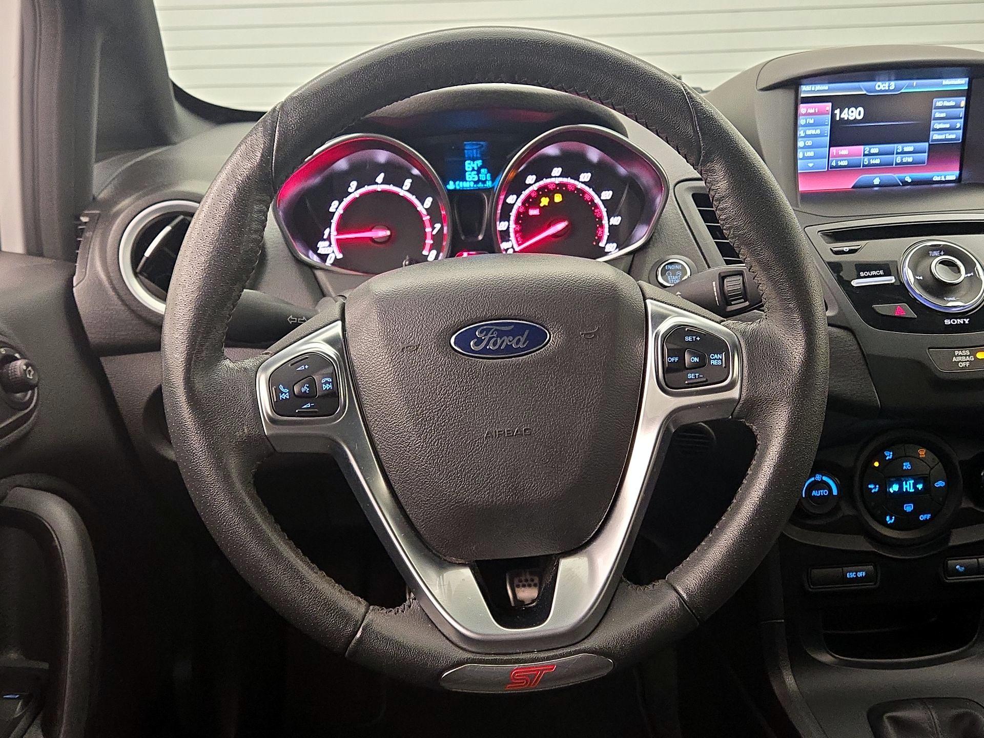 Thumbnail: 2015 Ford Fiesta - 10