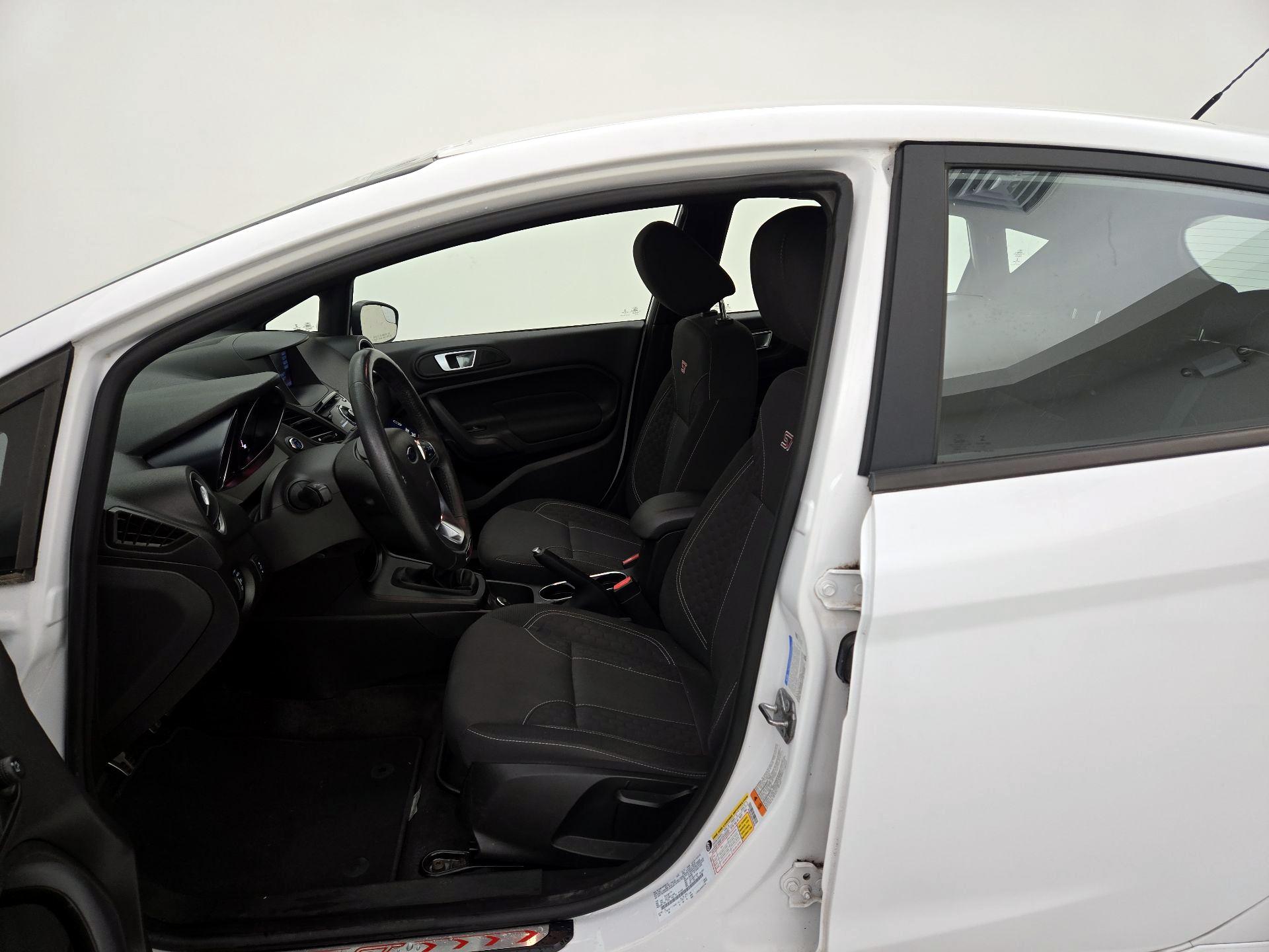 Thumbnail: 2015 Ford Fiesta - 11