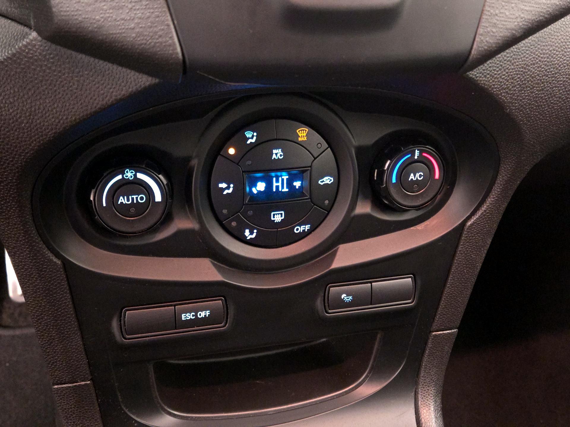 Thumbnail: 2015 Ford Fiesta - 14