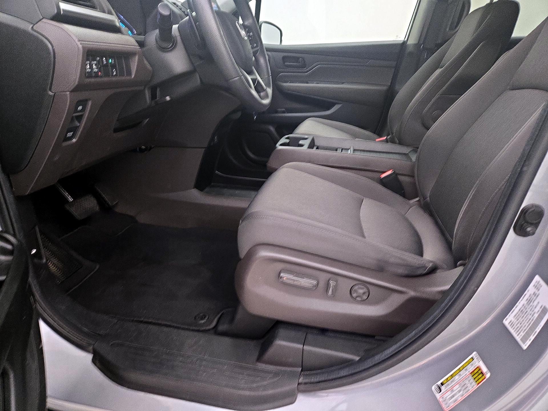 Thumbnail: 2019 Honda Odyssey - 11