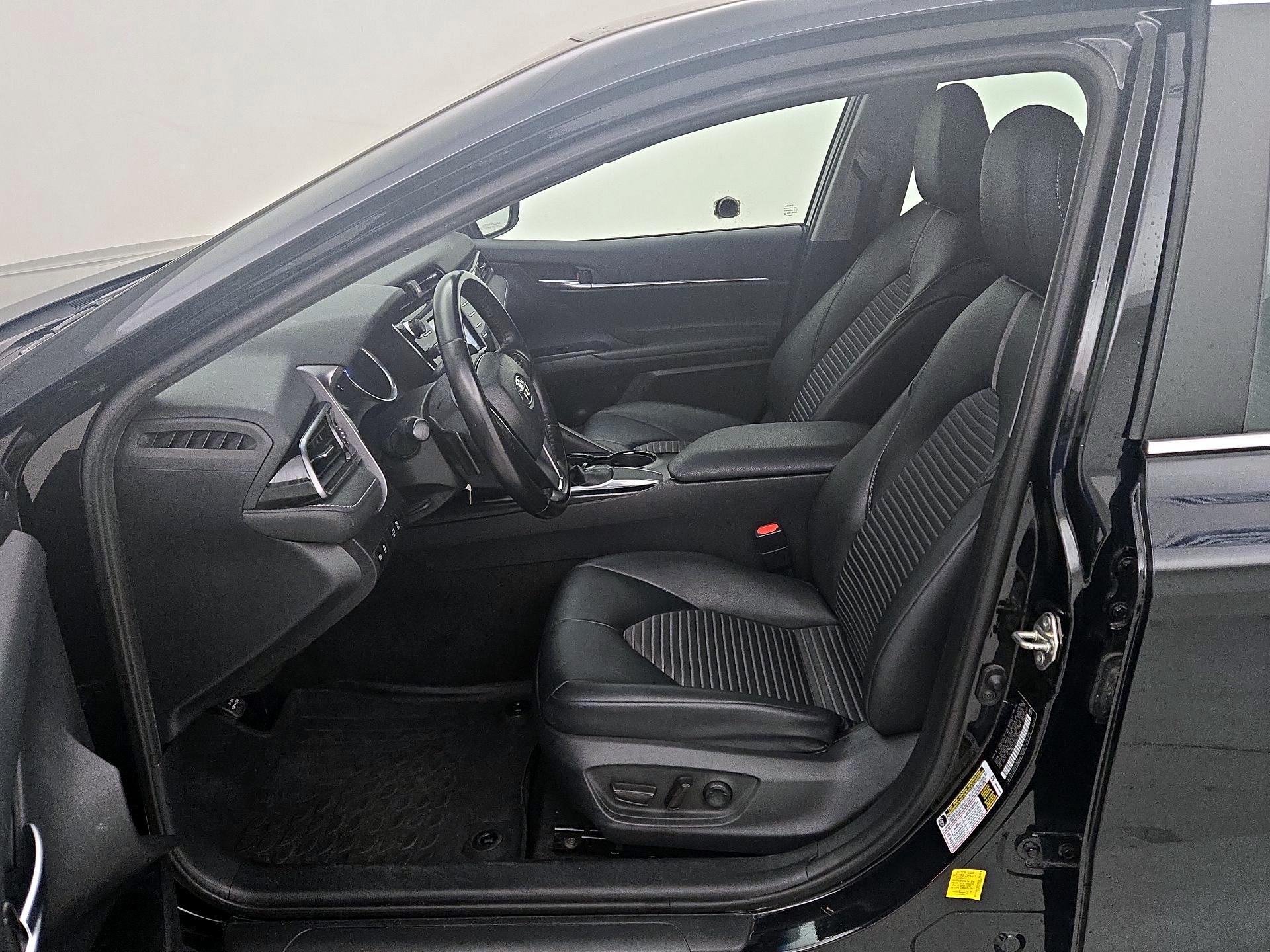Thumbnail: 2019 Toyota Camry - 11