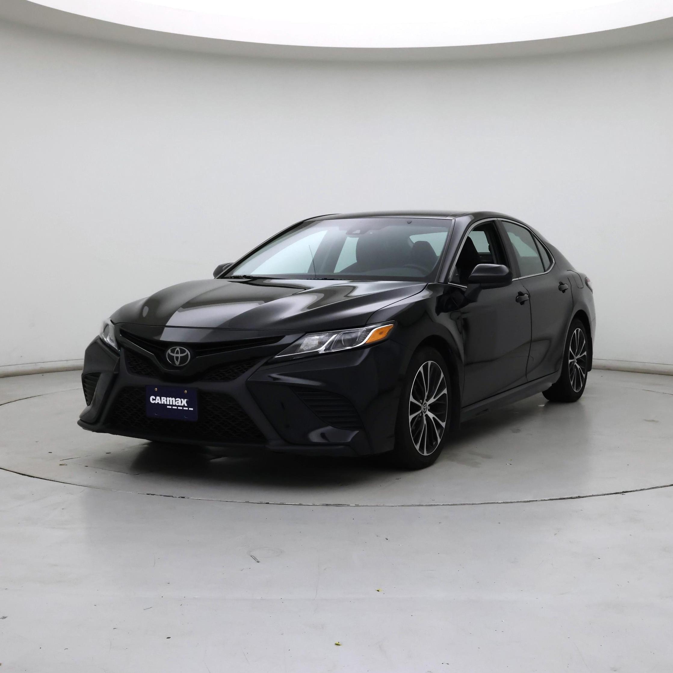 Thumbnail: 2019 Toyota Camry - 4