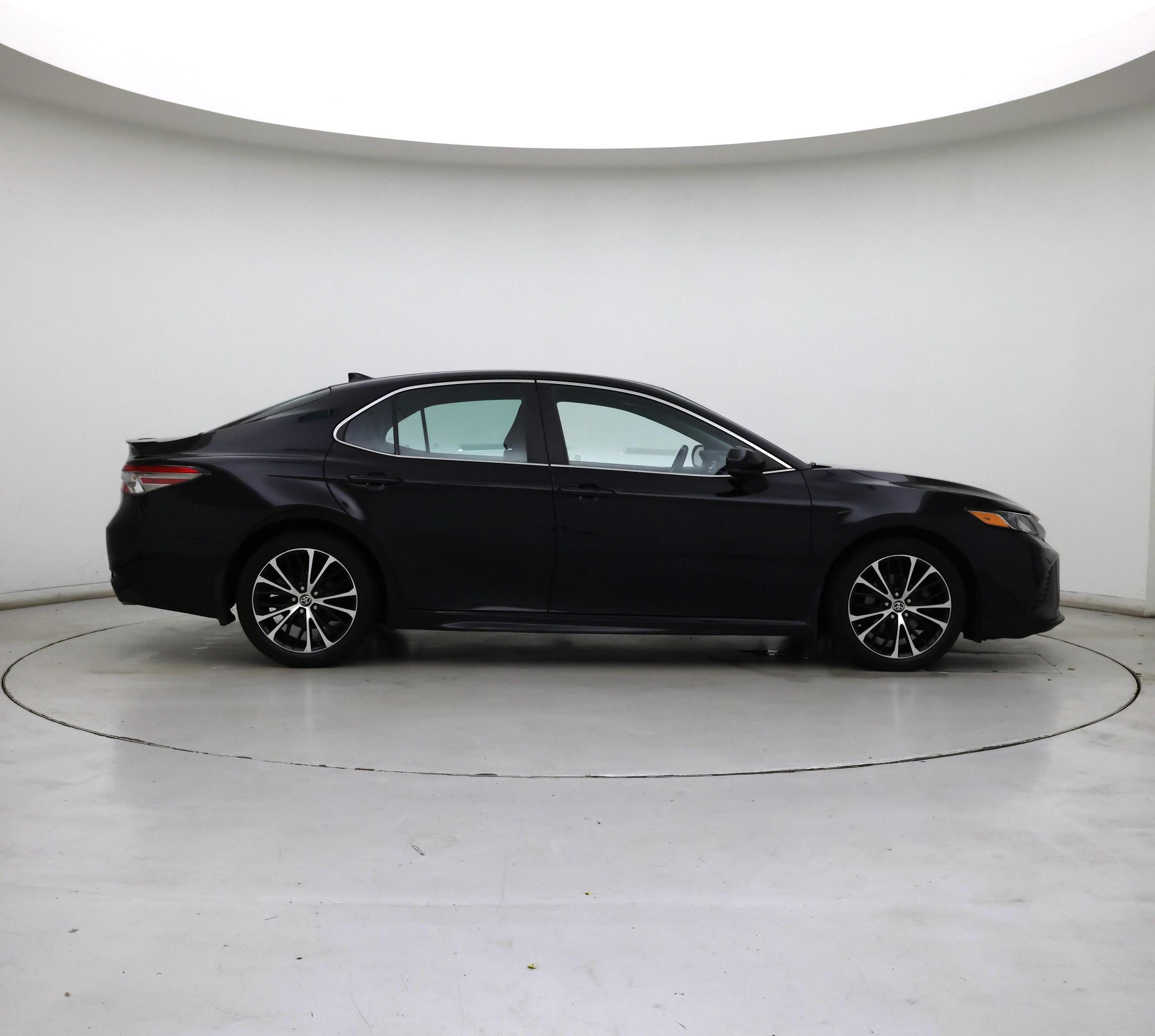 Thumbnail: 2019 Toyota Camry - 7