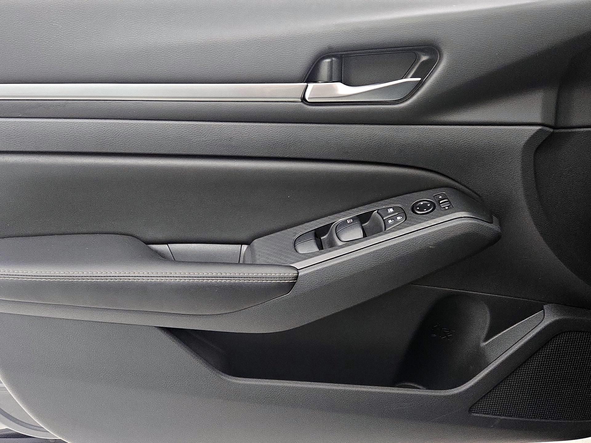 Thumbnail: 2022 Nissan Altima - 12